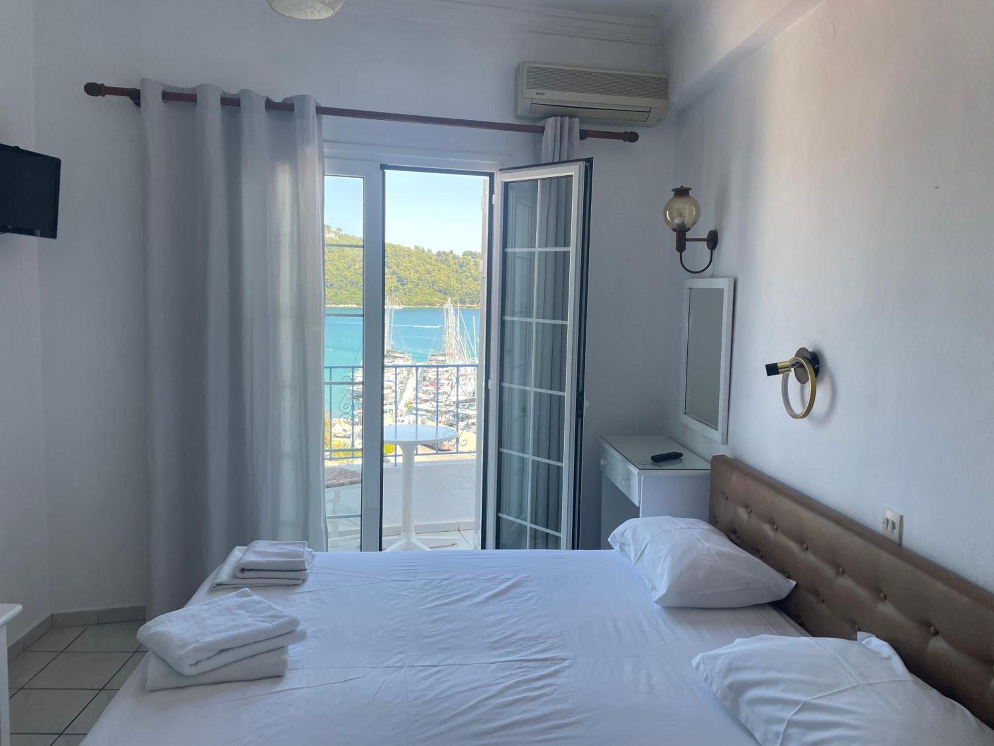 Double or Twin Room Sea View