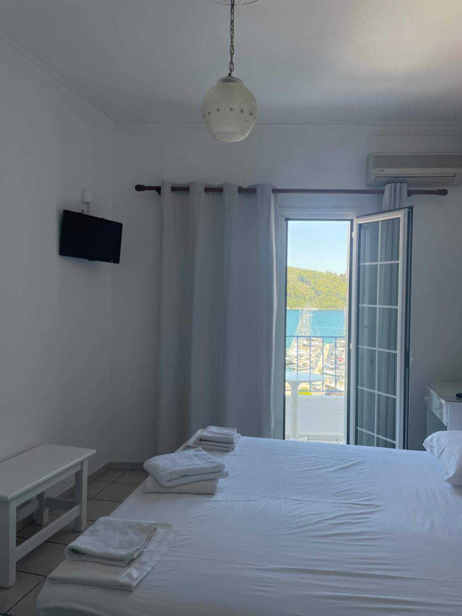 Double or Twin Room Sea View