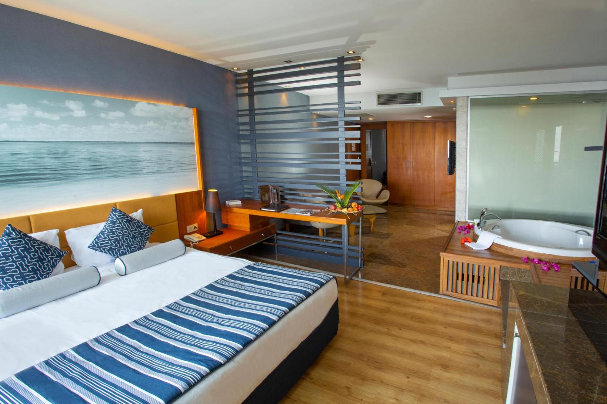 Deluxe Double Room Bath