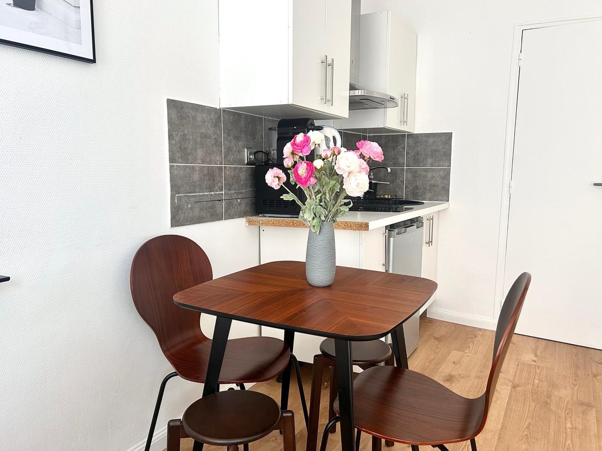 Studio Apartment