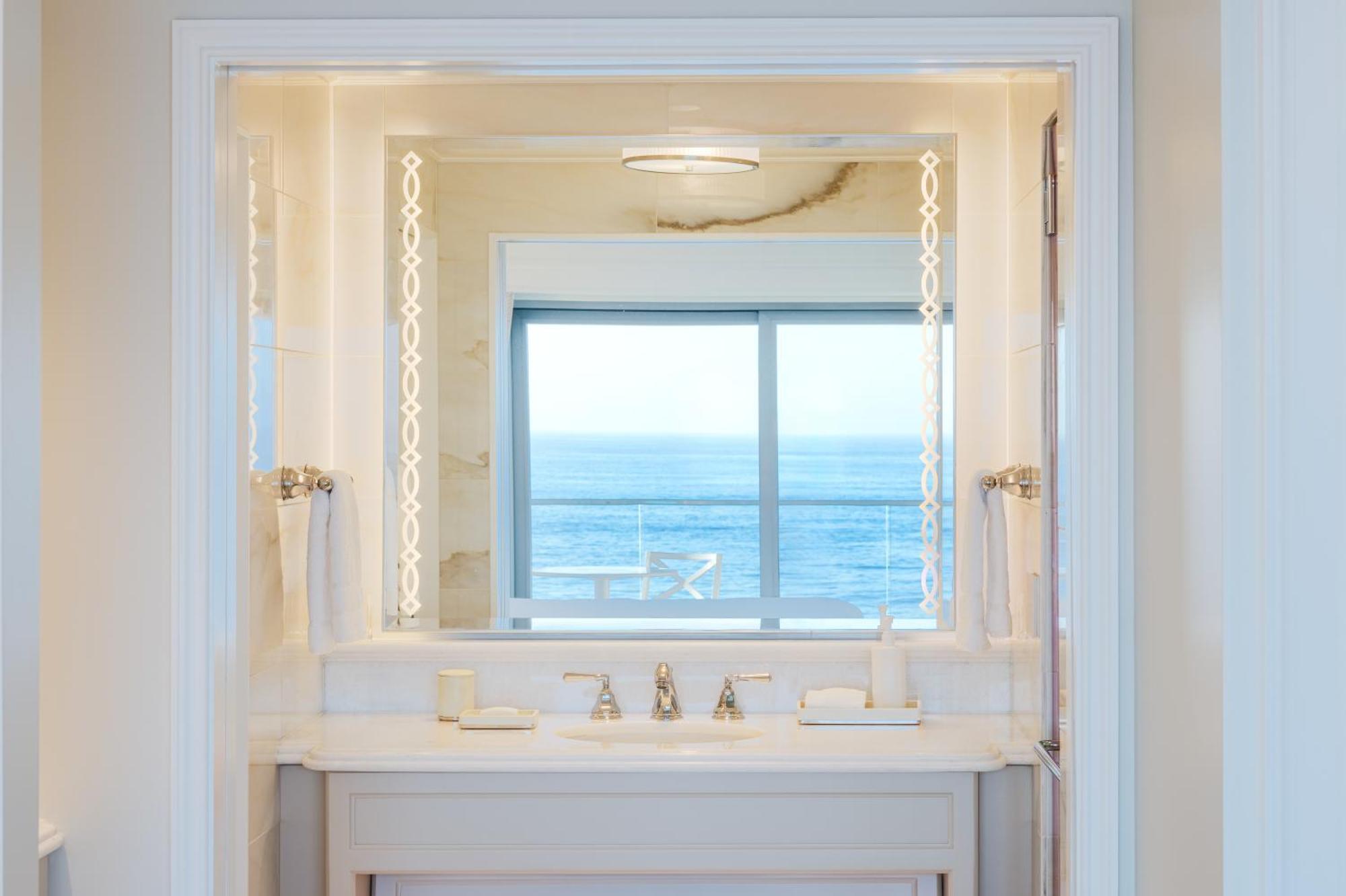 Oceanfront King,1692041880:JPEG