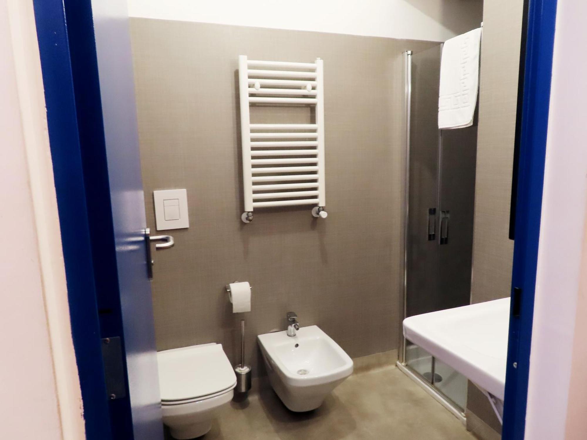 Family Room Private Bathroom