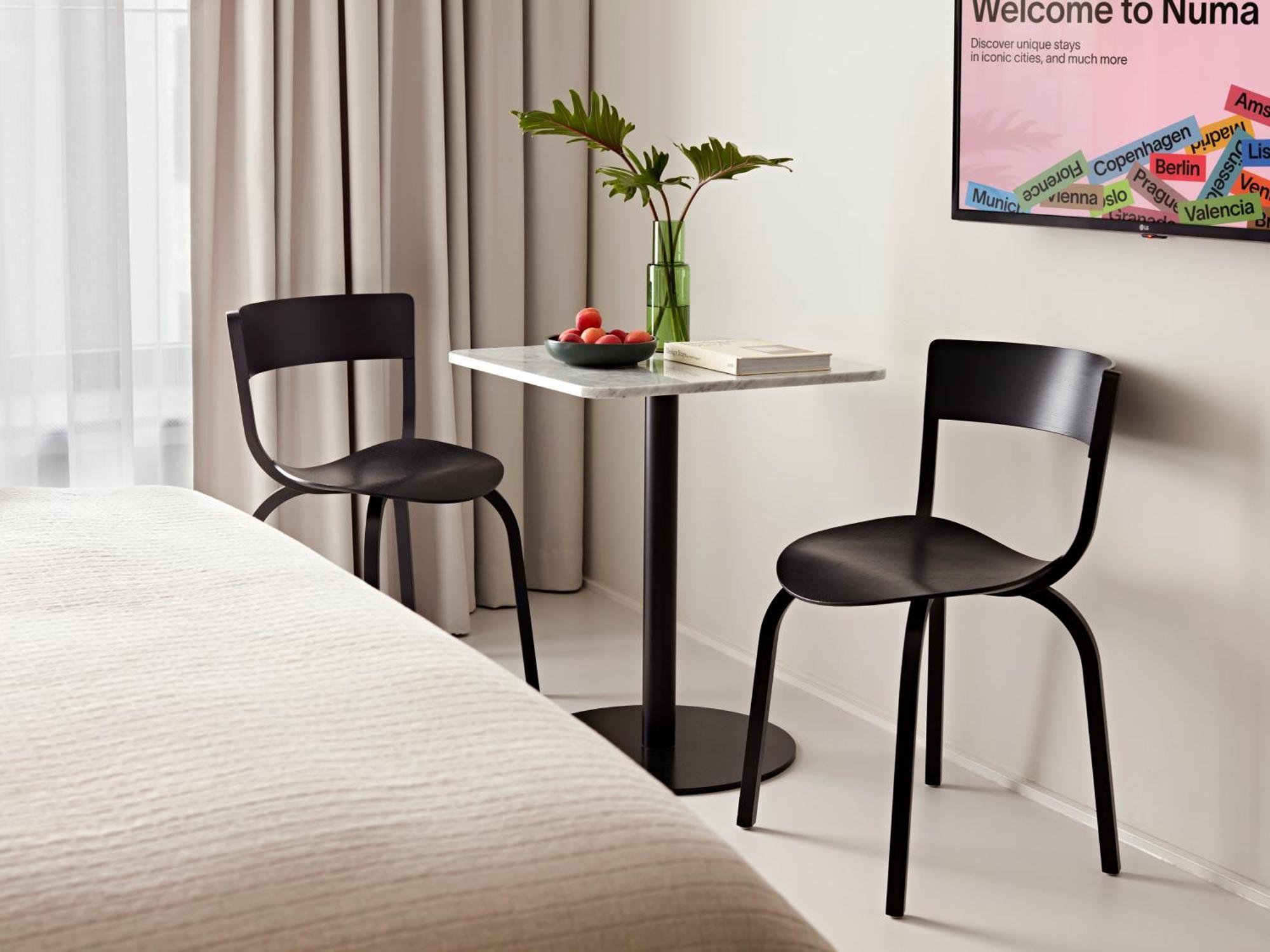 Medium Room
