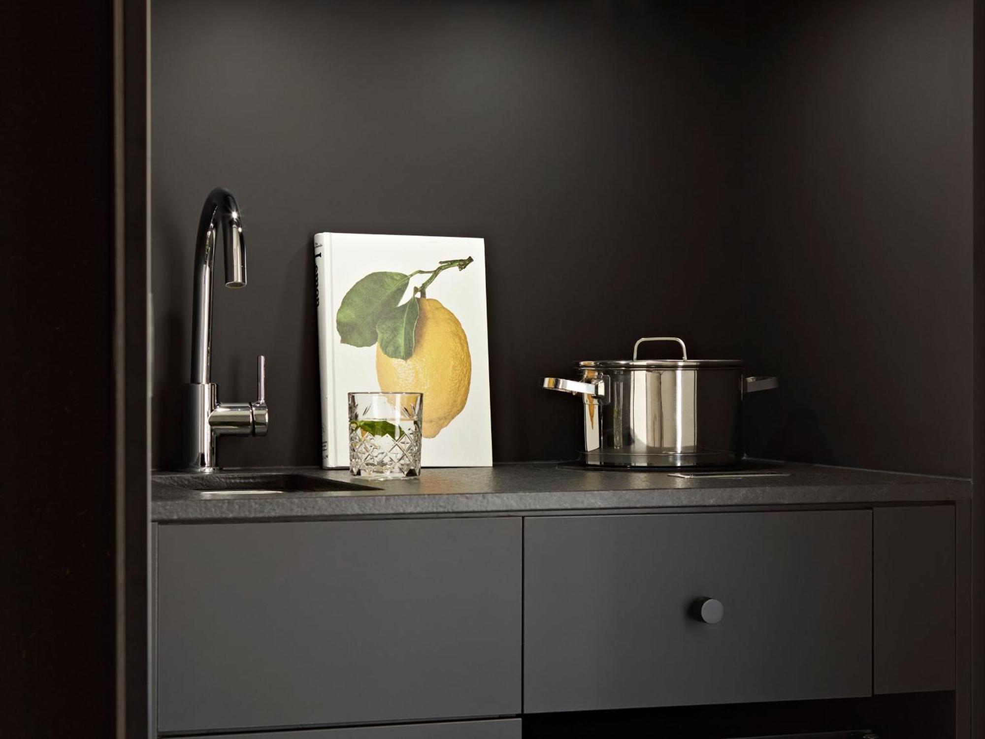 Medium Studio Kitchenette