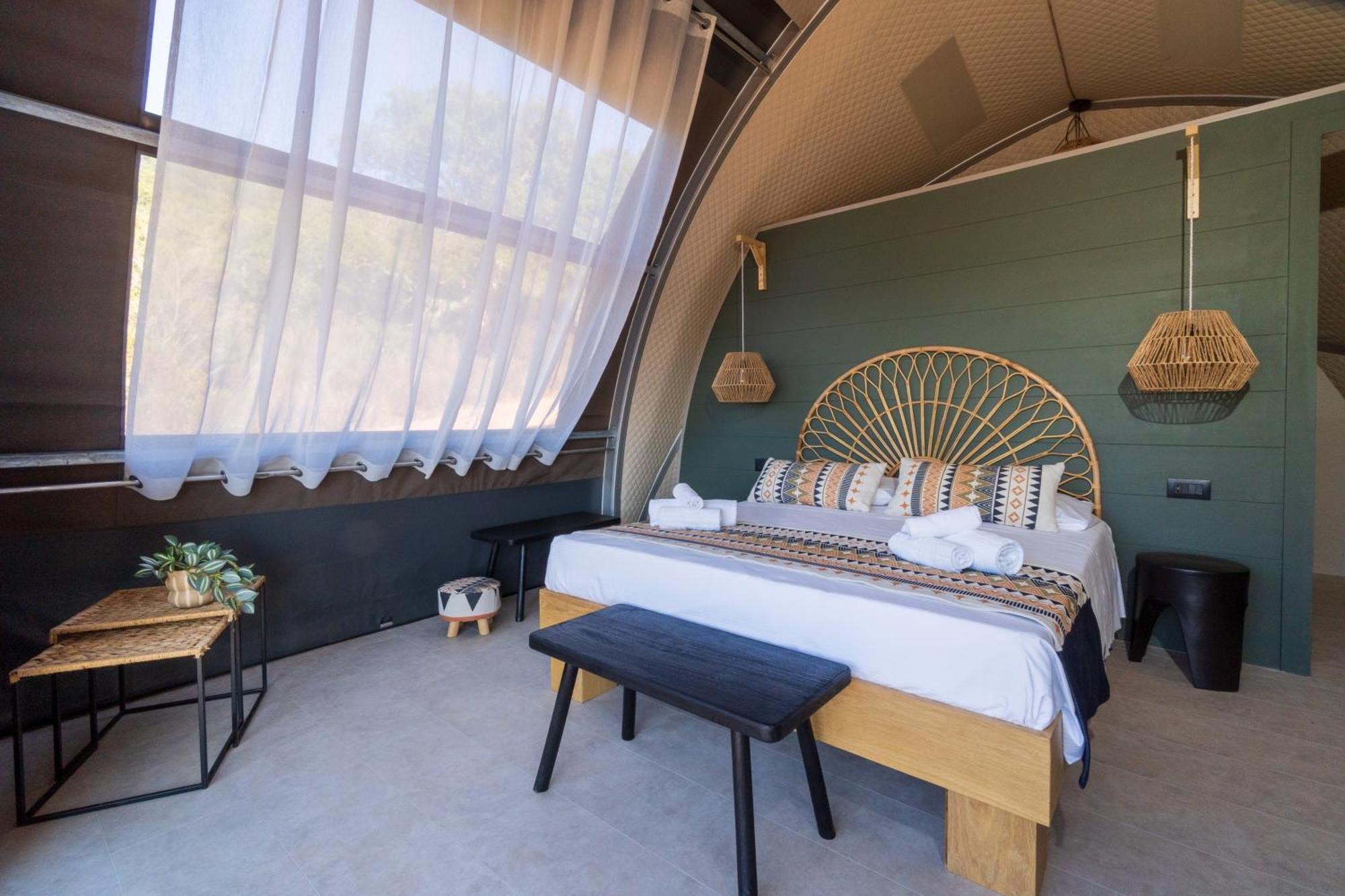 Tent,1688810052:JPEG