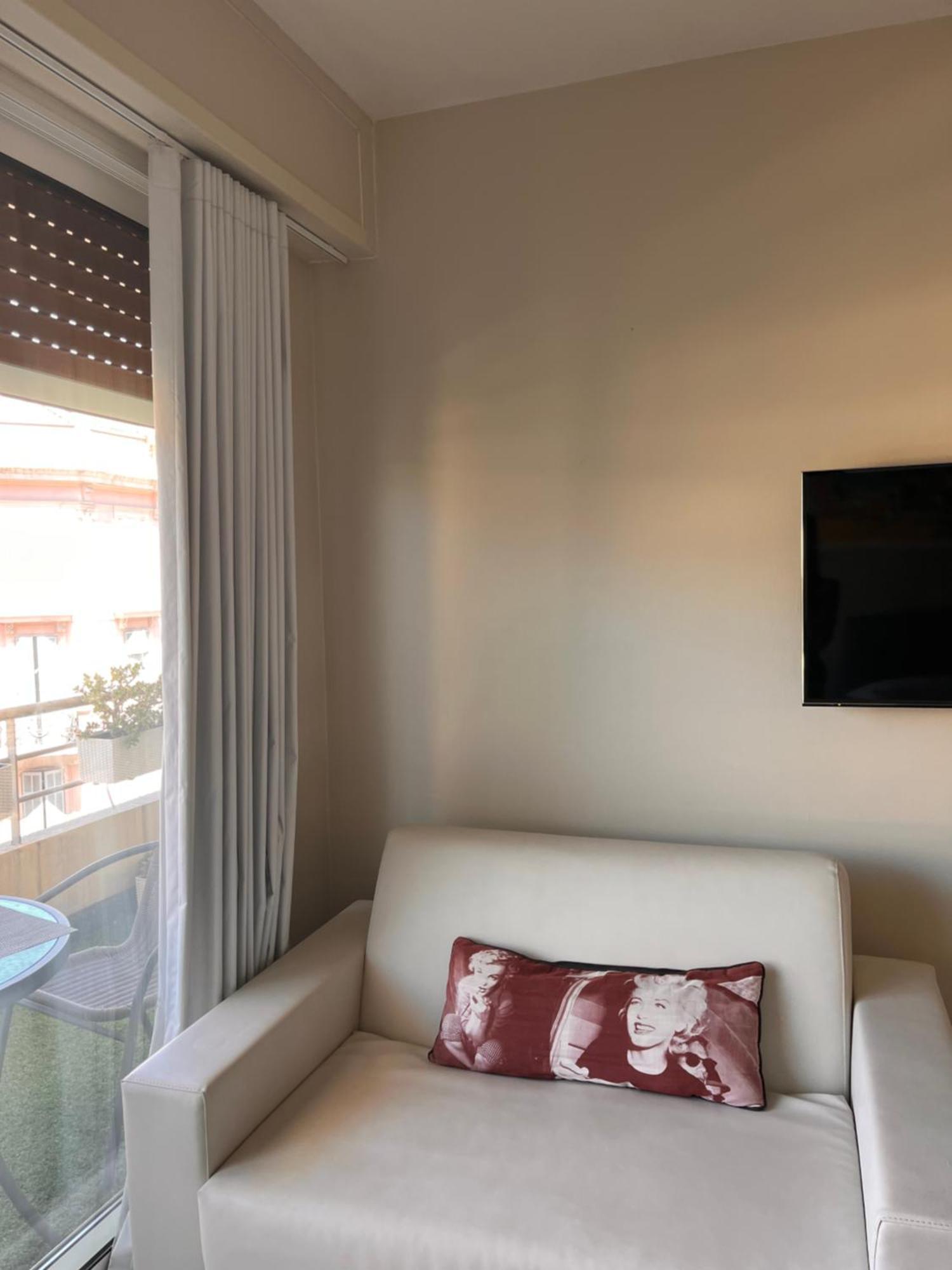 Studio Moliere 100m from the hotel