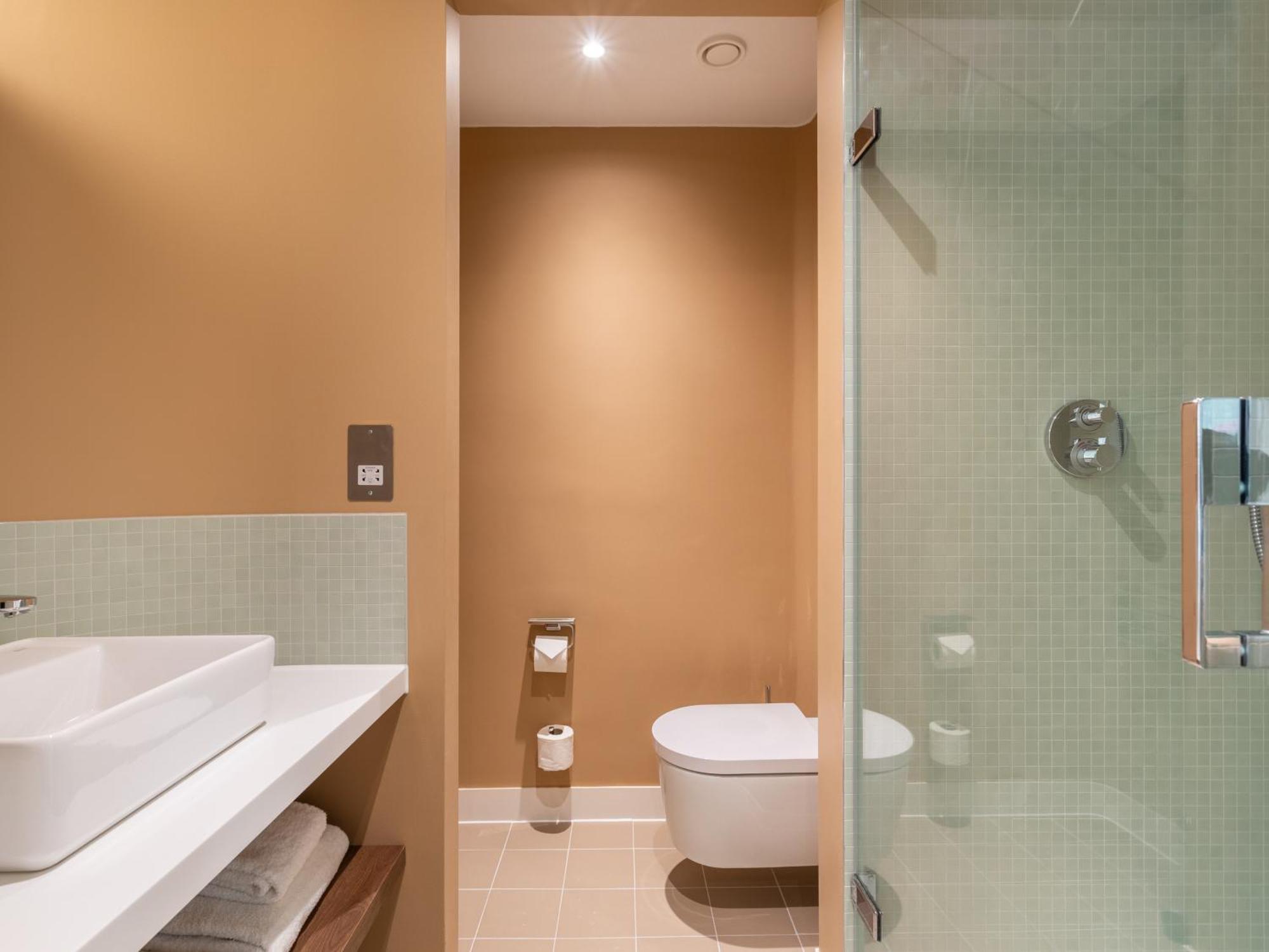 Large Studio with Kitchenette,1689824596:JPEG