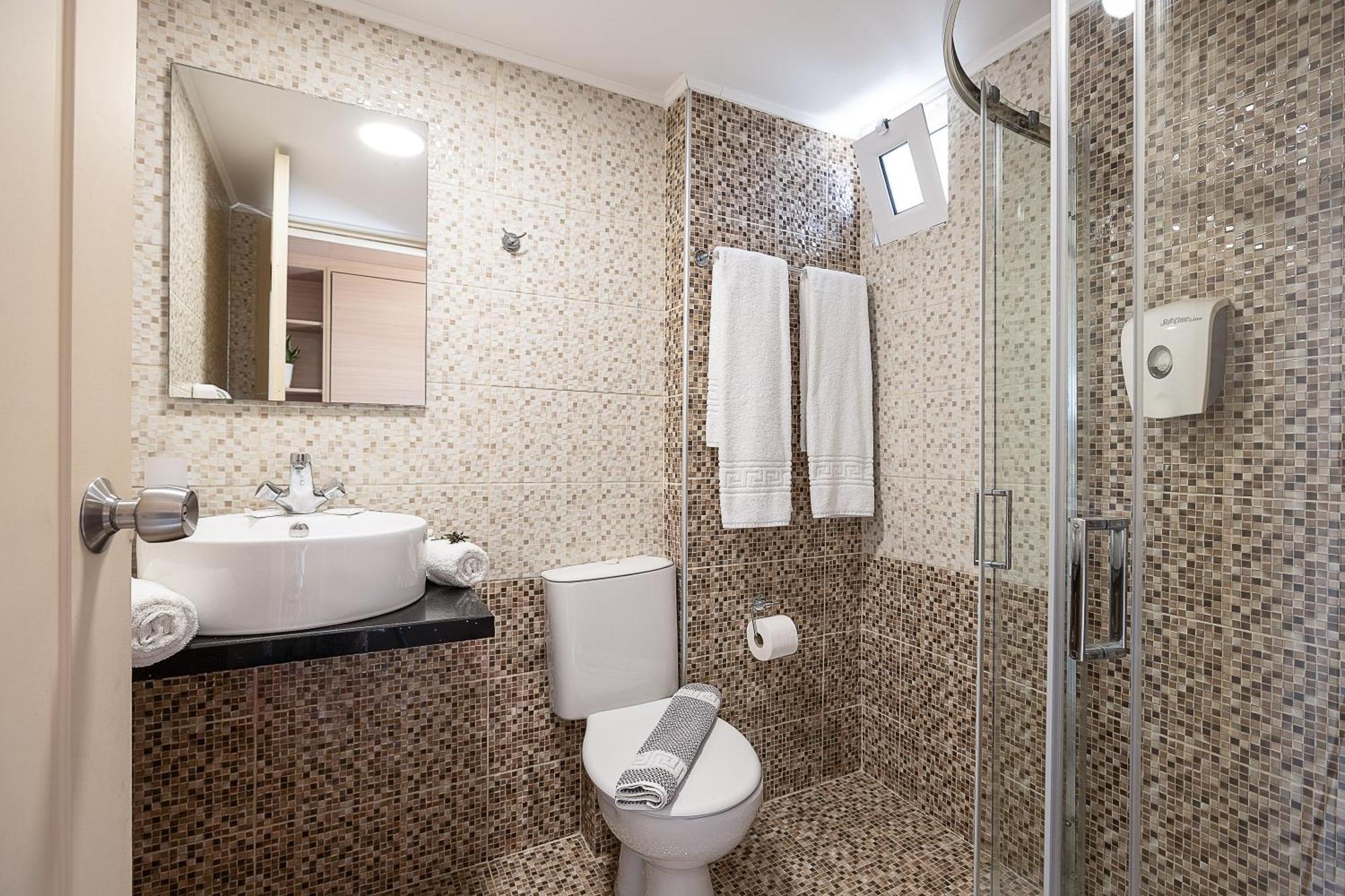 Quadruple Room,1689836857:JPEG