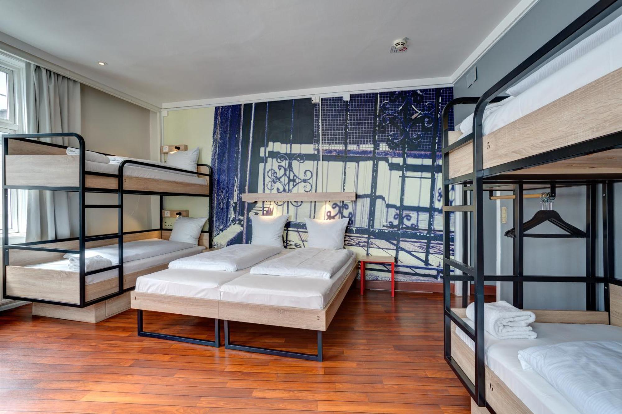 Bed 6-Bed Mixed Dormitory Room