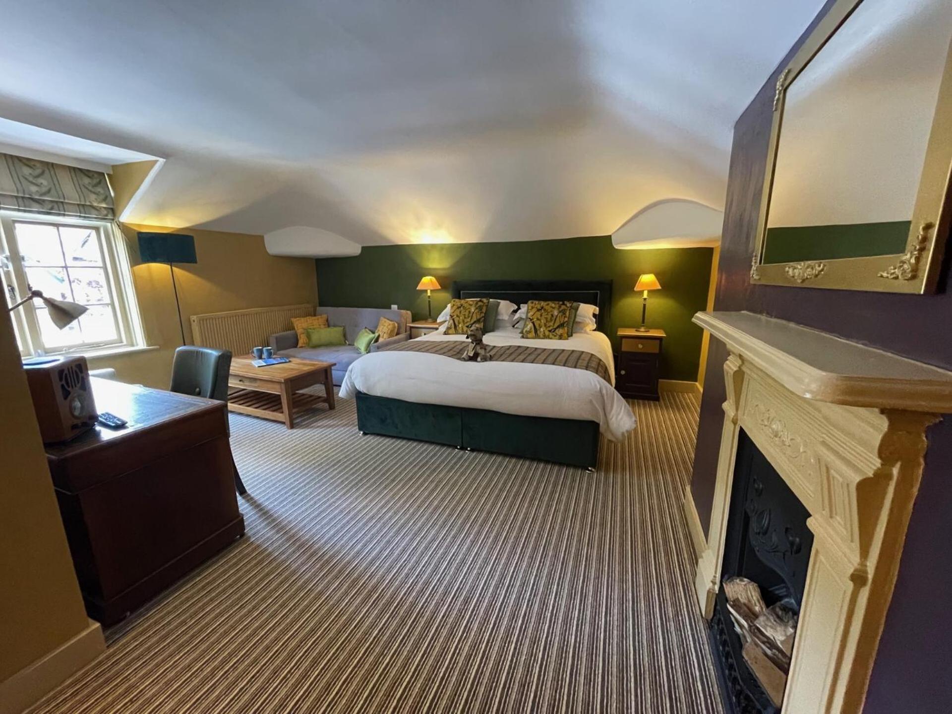 Deluxe Family Room