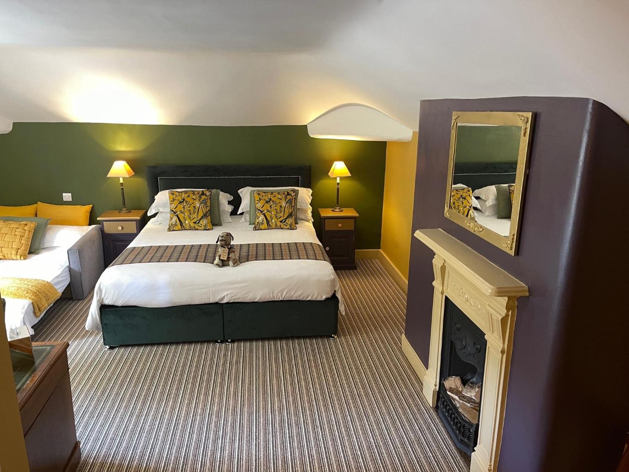 Deluxe Family Room