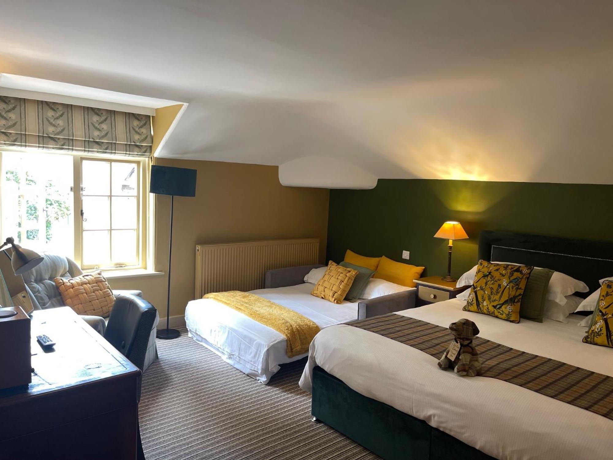 Deluxe Family Room