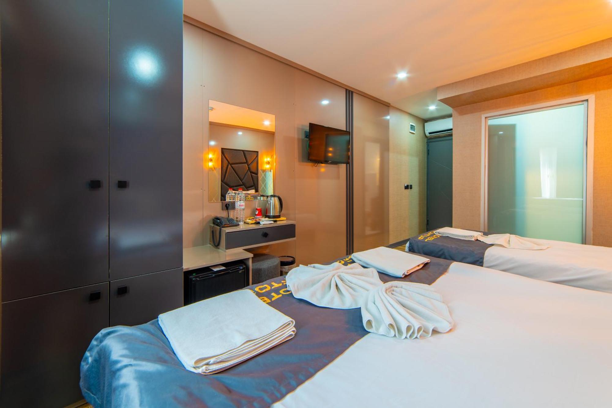 Triple Room