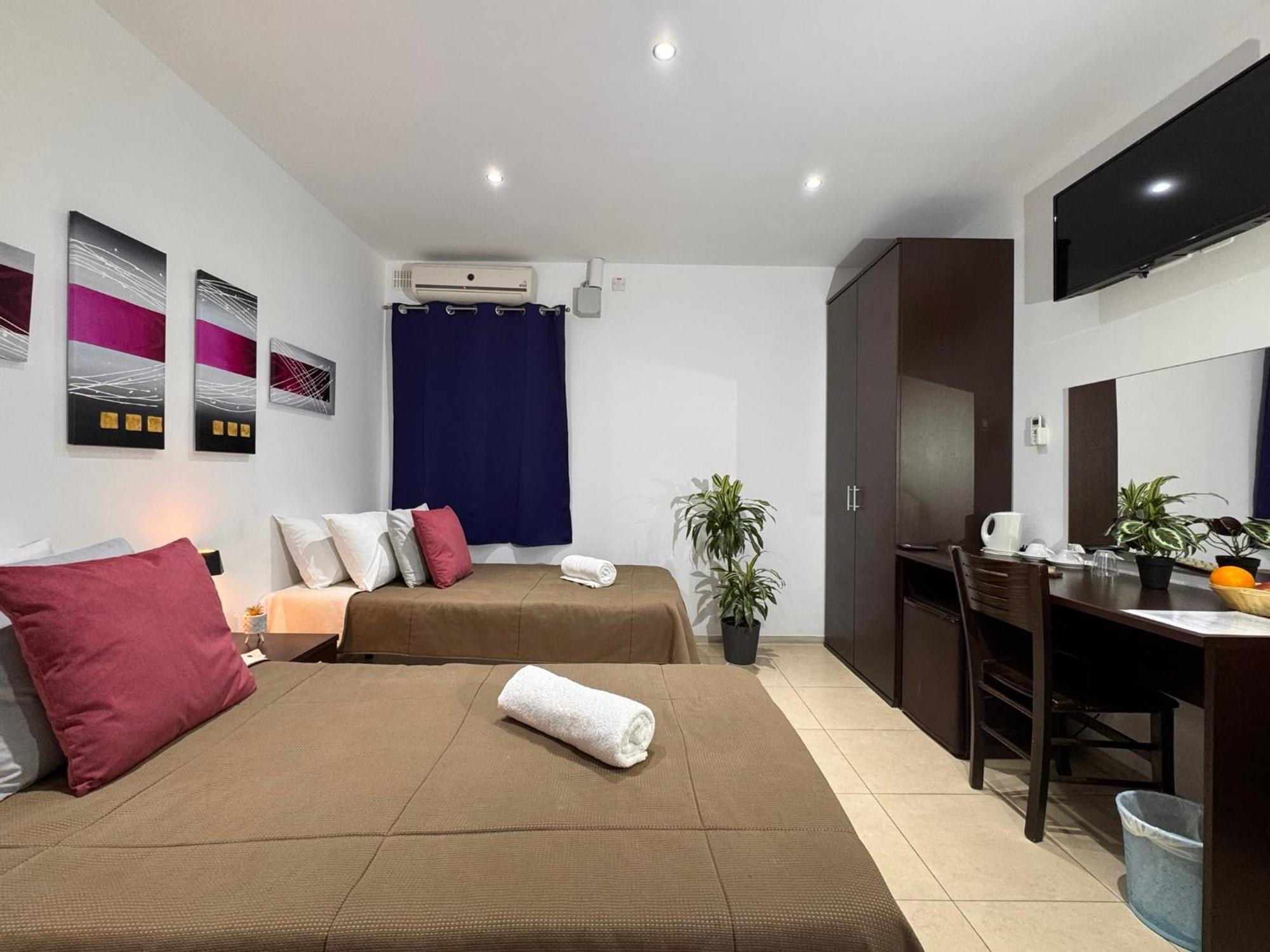 Standard Twin Room
