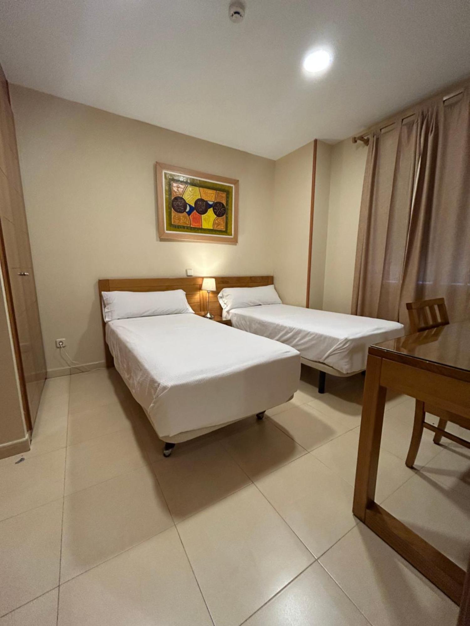 Twin Room Private Bathroom