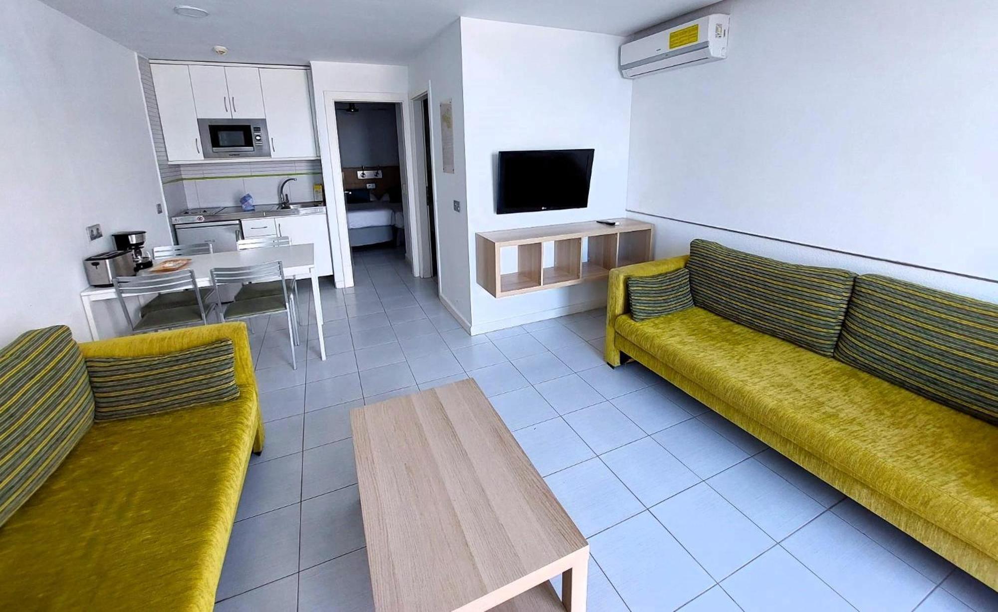 Appartement Classique 1 Chambre avec Balcon et Climatisation - Vue sur Mer