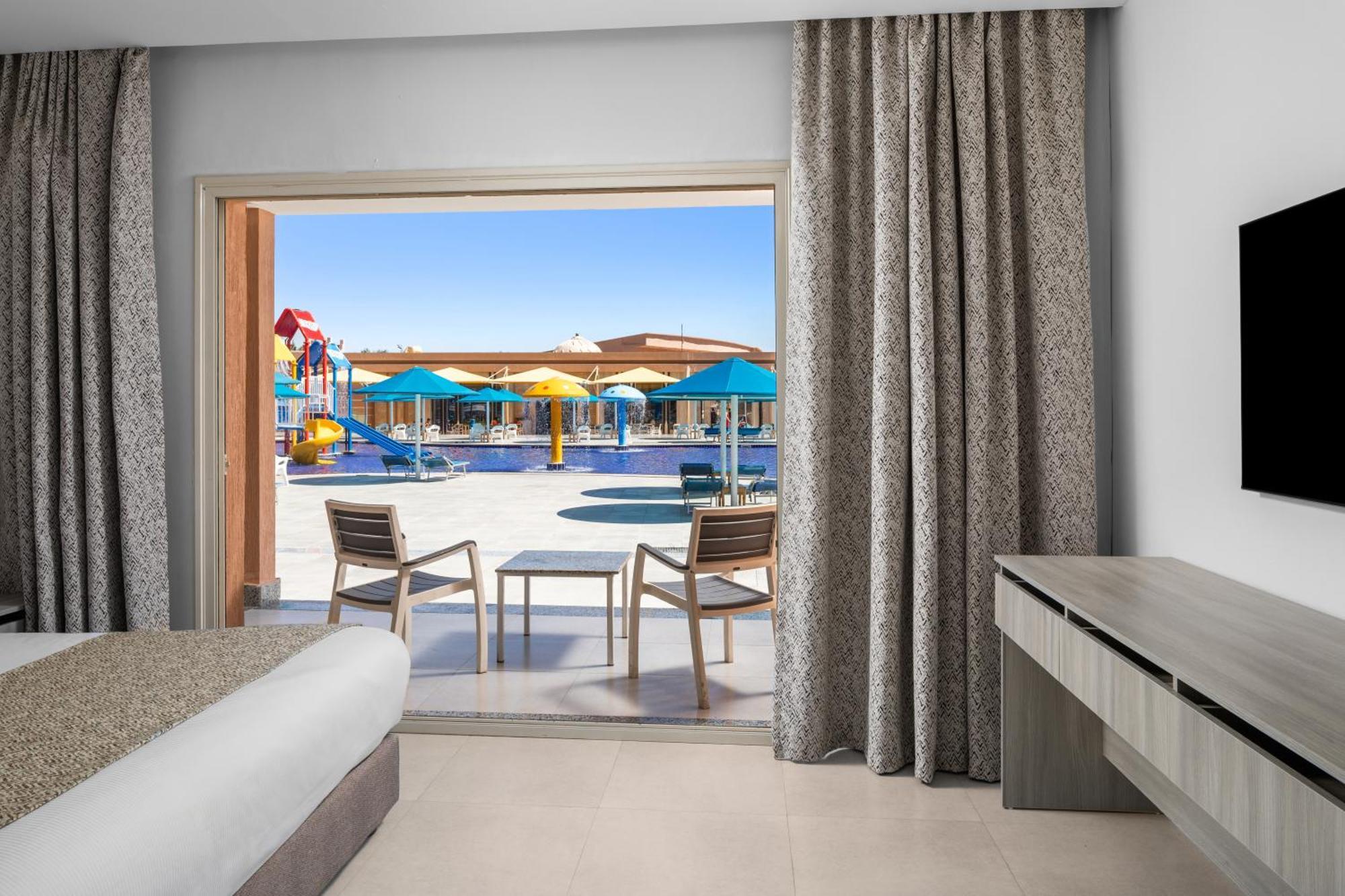 Bungalow Familiare con Vista Piscina