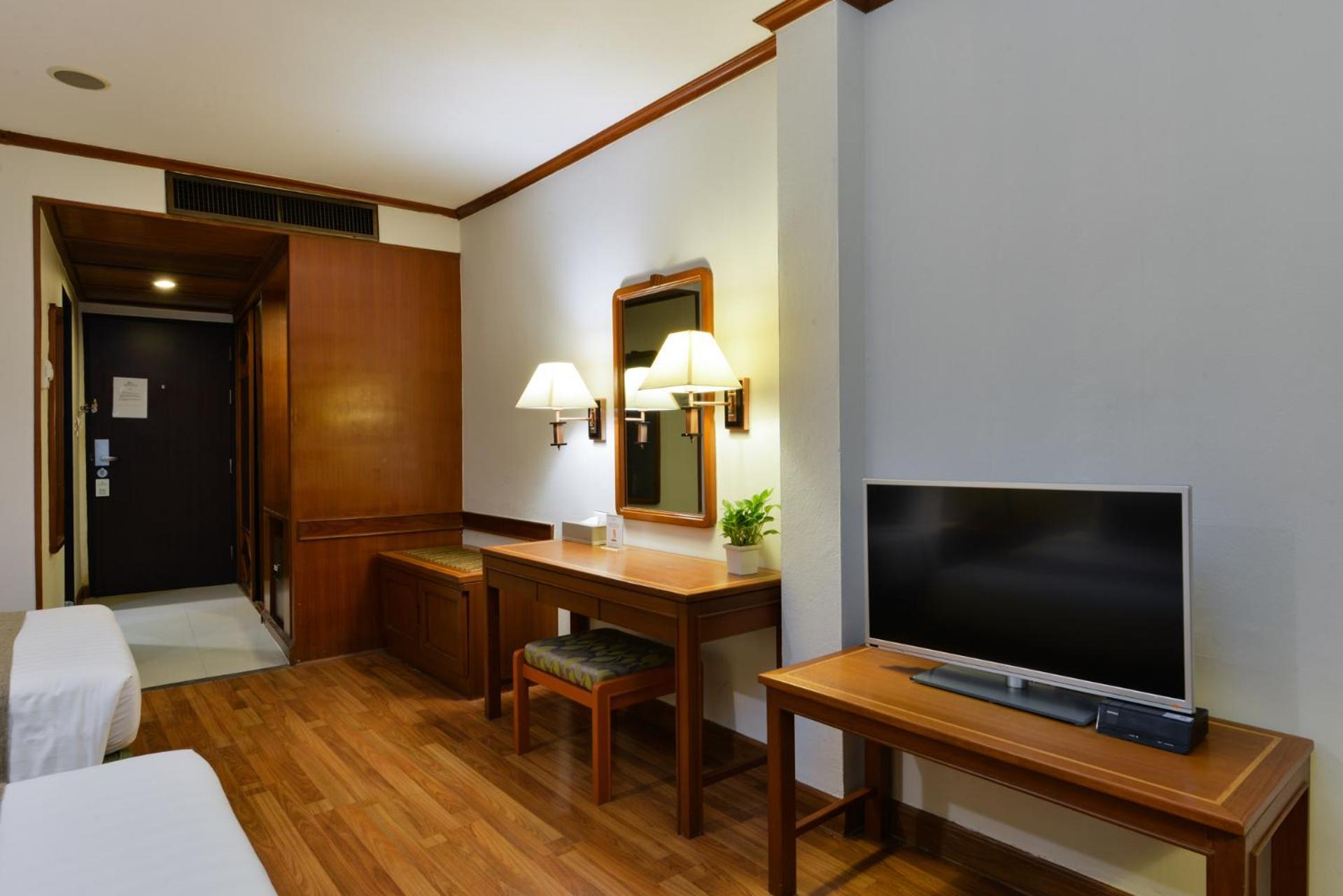Triple Room,1691991334:JPEG