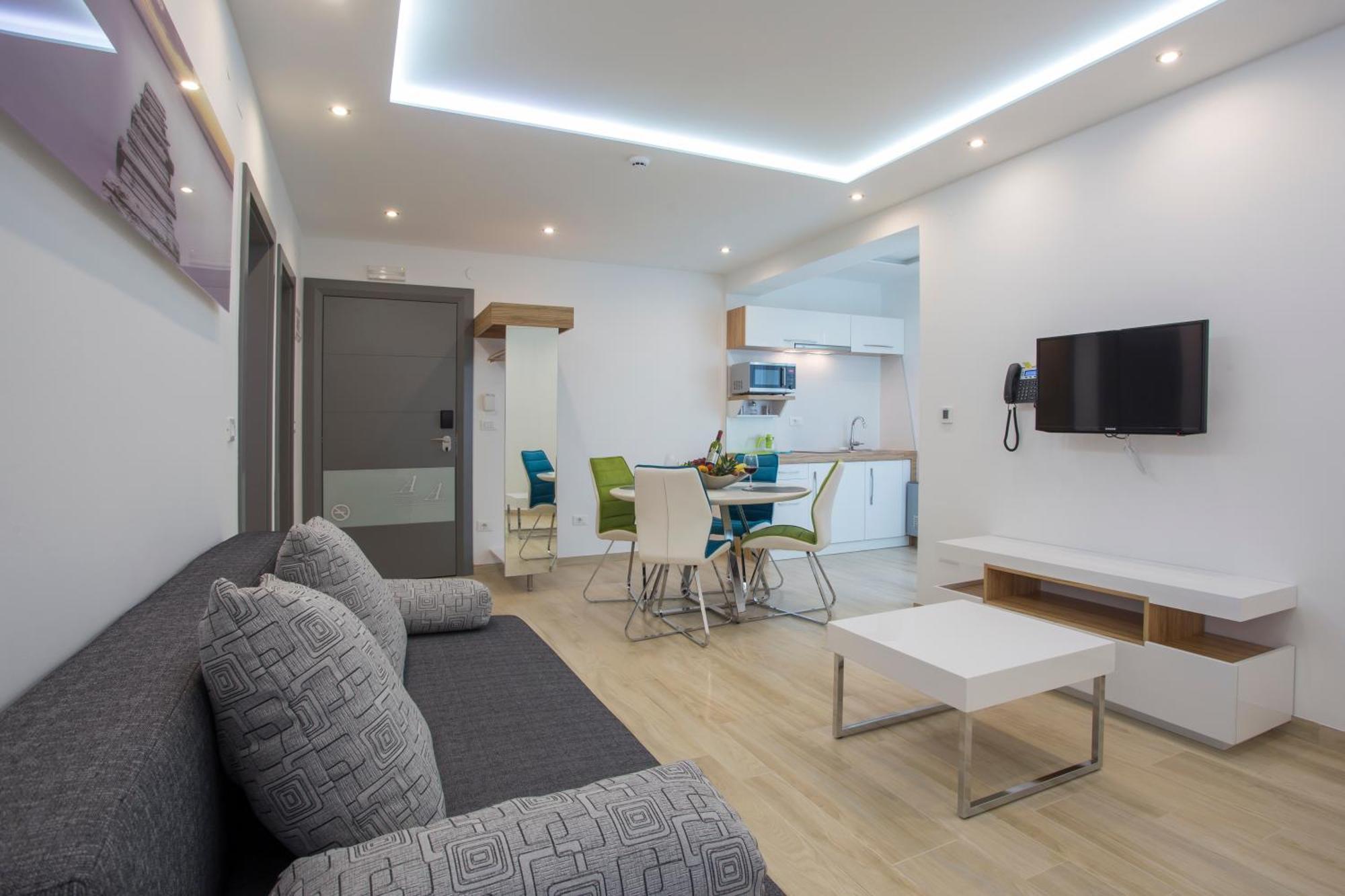 One-Bedroom Apartment Sea View
