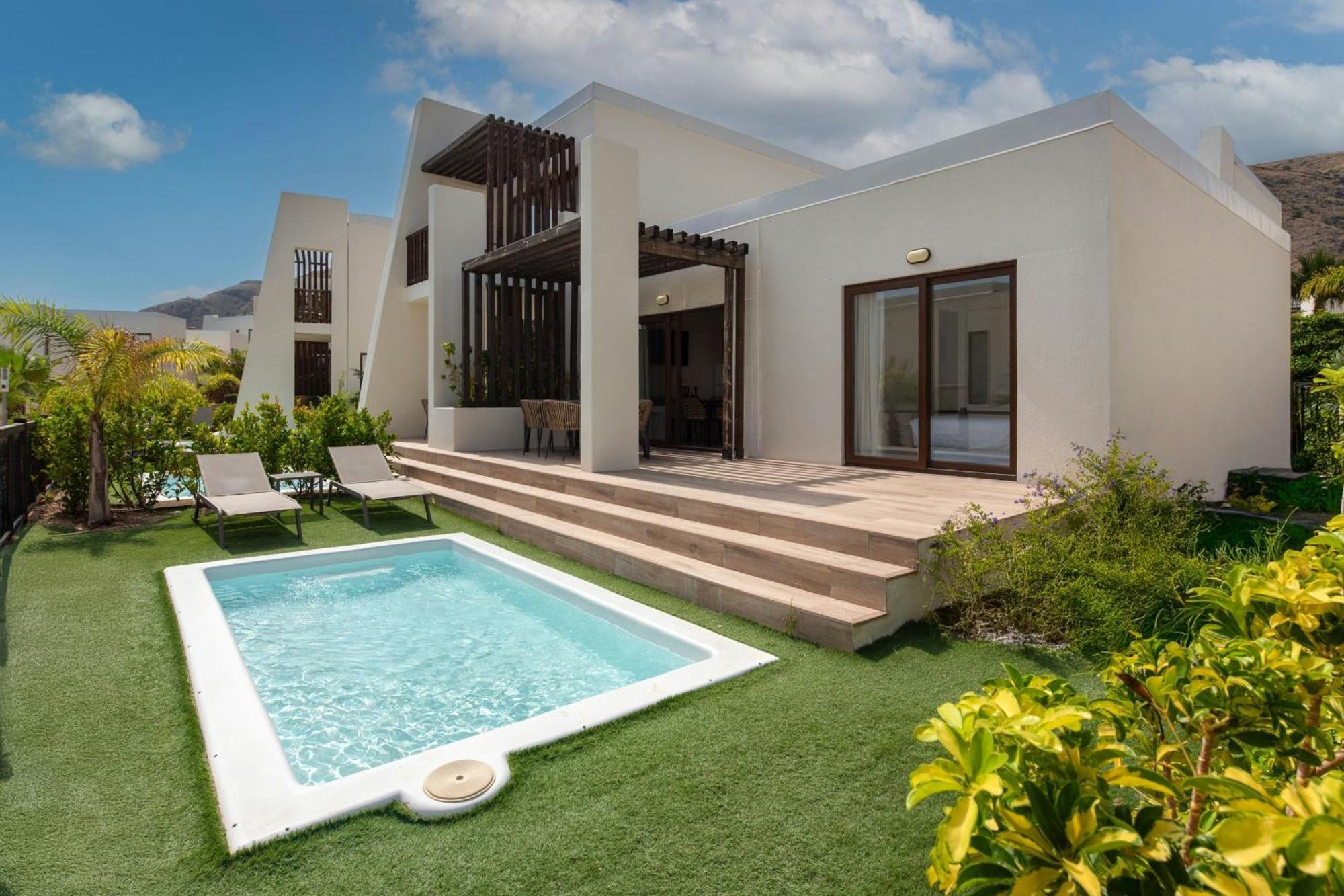 Three-Bedroom Comfort Pool Villa Balcony Resort View