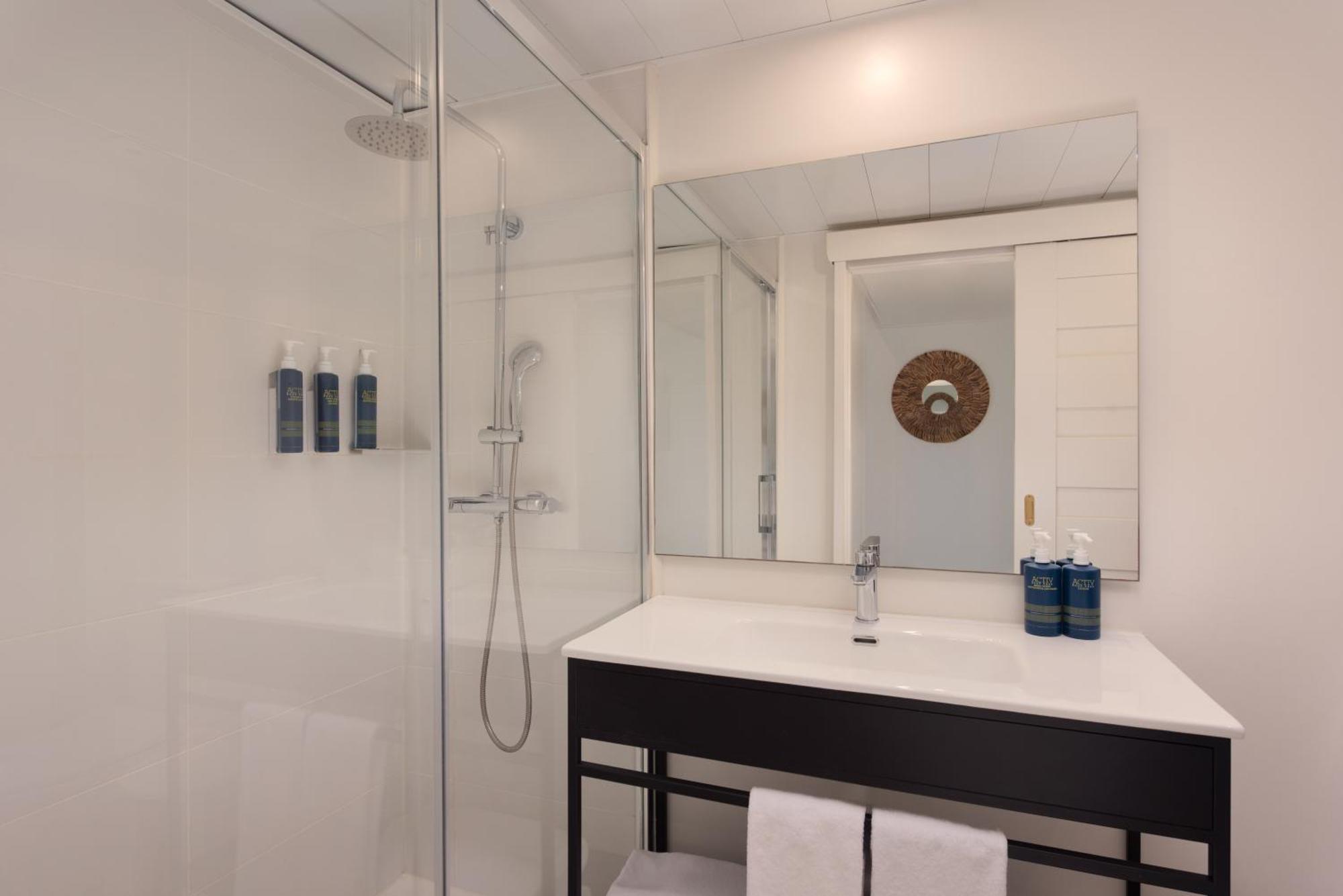 Three-Bedroom Comfort Pool Villa Balcony Resort View