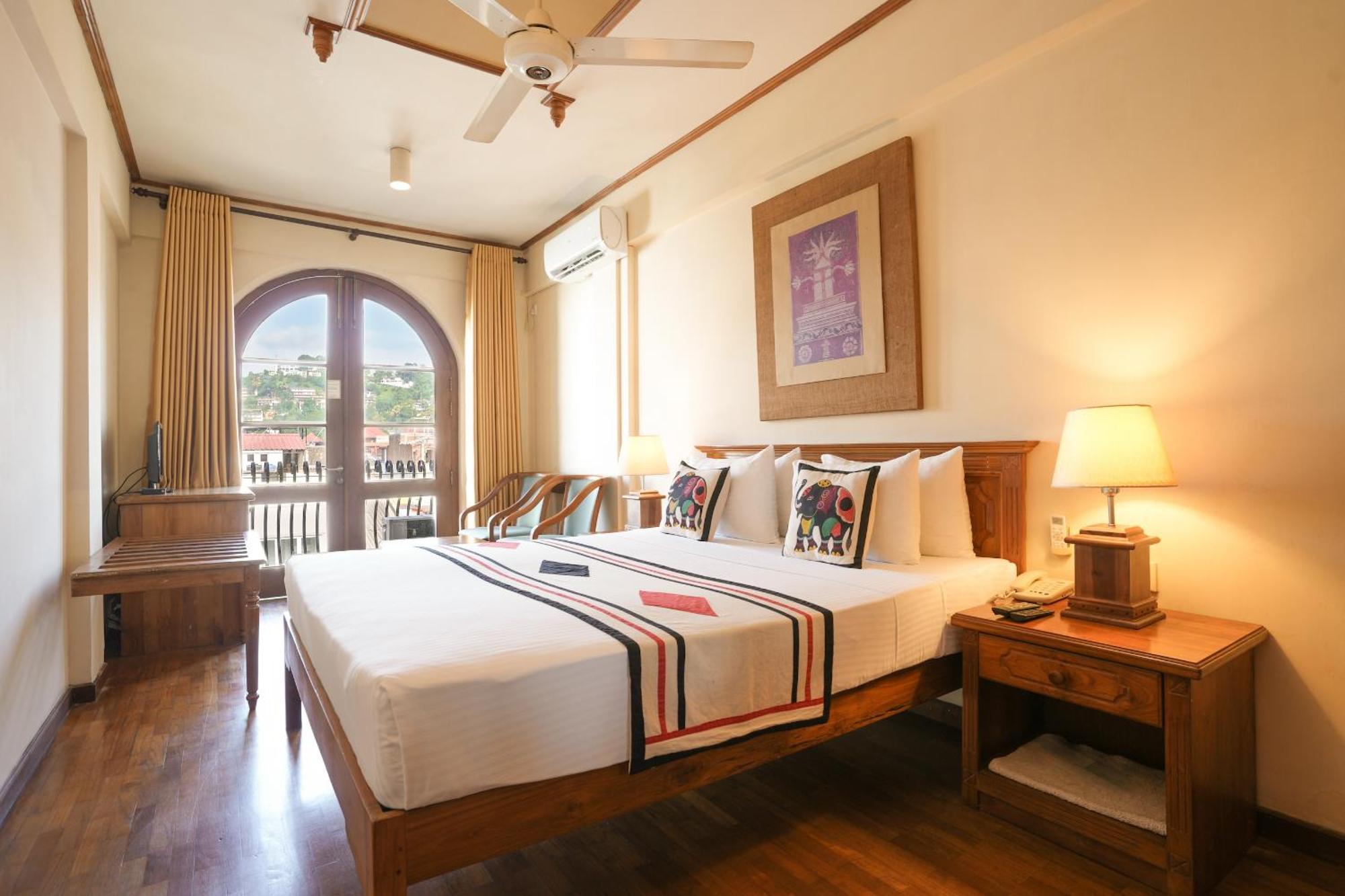 Deluxe Twin or Double Room on Food & Beverage