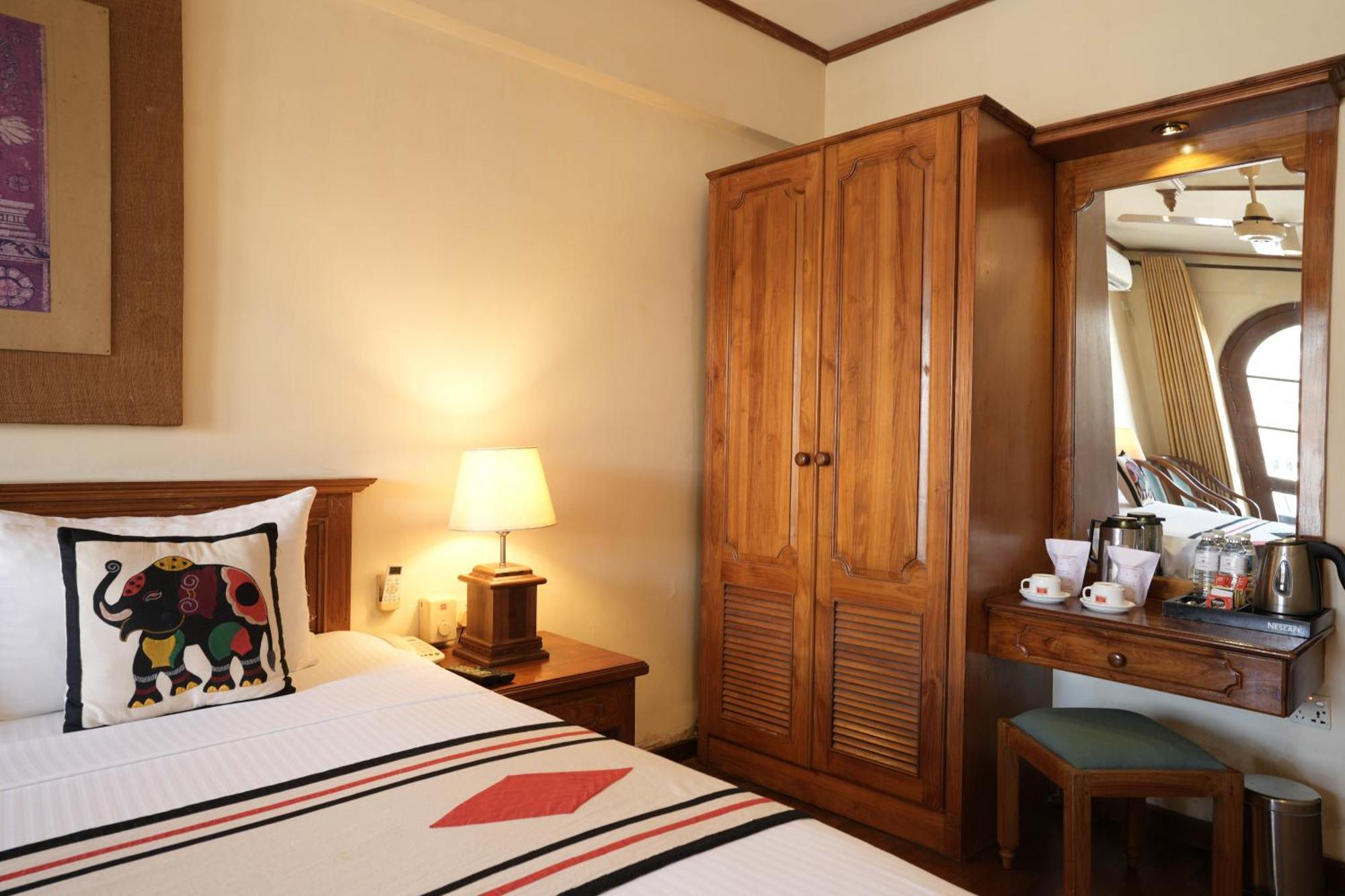 Deluxe Twin or Double Room on Food & Beverage