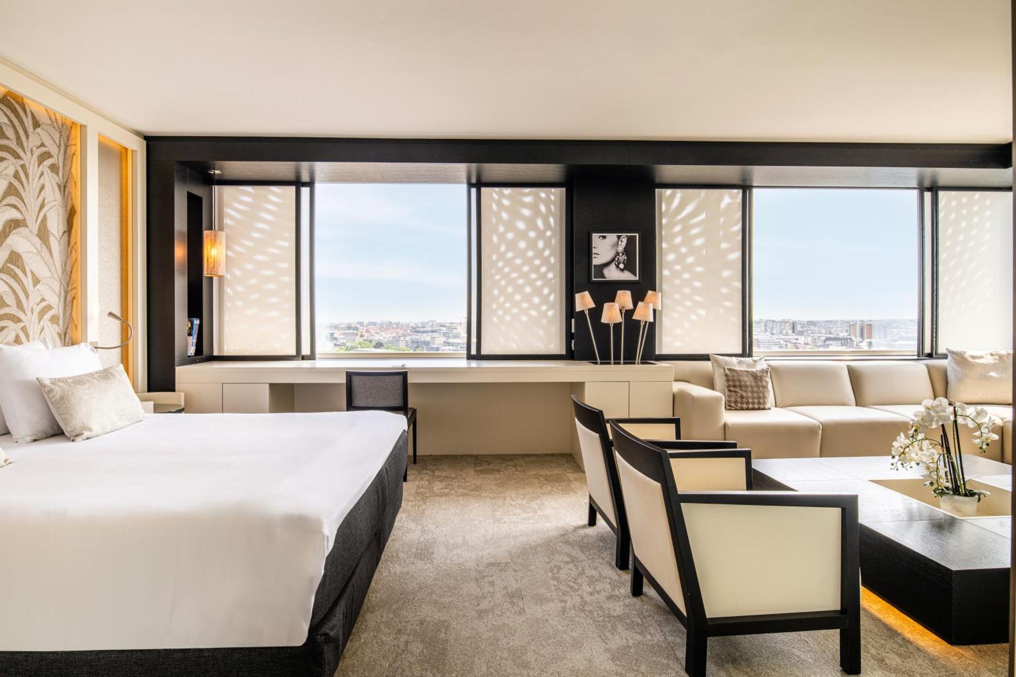 Panorama Suite Lounge Access