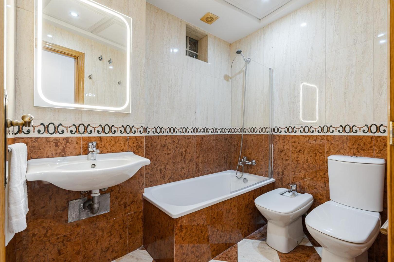 Chambre Double ou Lits Jumeaux Standard (2 Adultes)