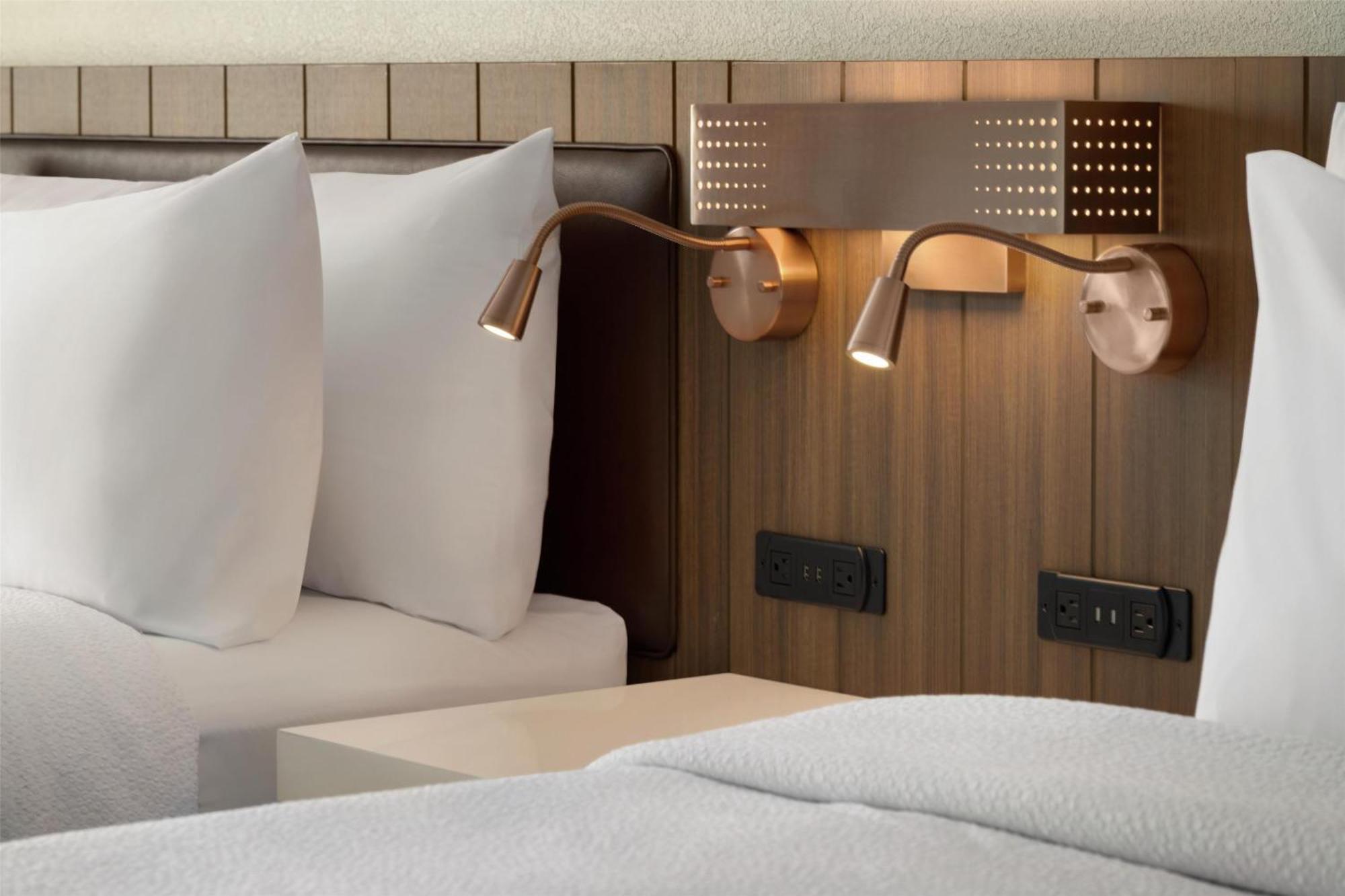 Queen Room Two Queen Beds Roll Shower Mobility Access