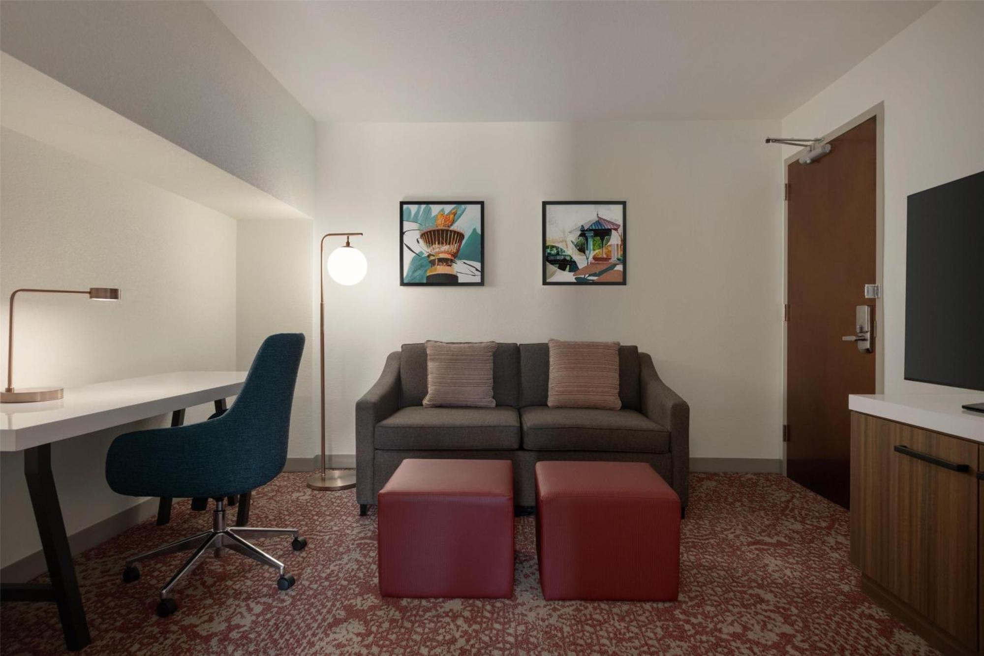 Junior King Suite Seating Area