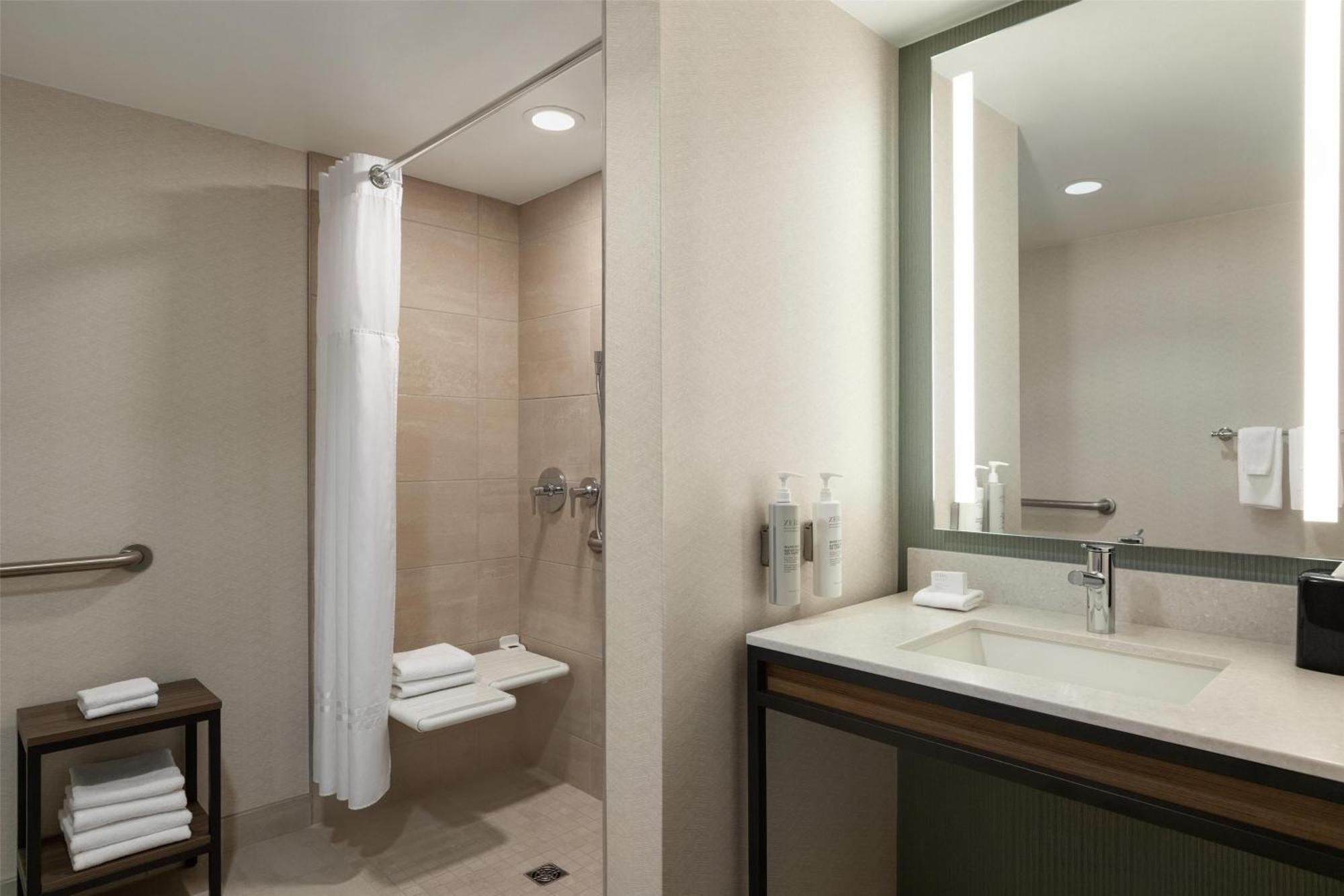 Queen Room Two Queen Beds Roll Shower Mobility Access