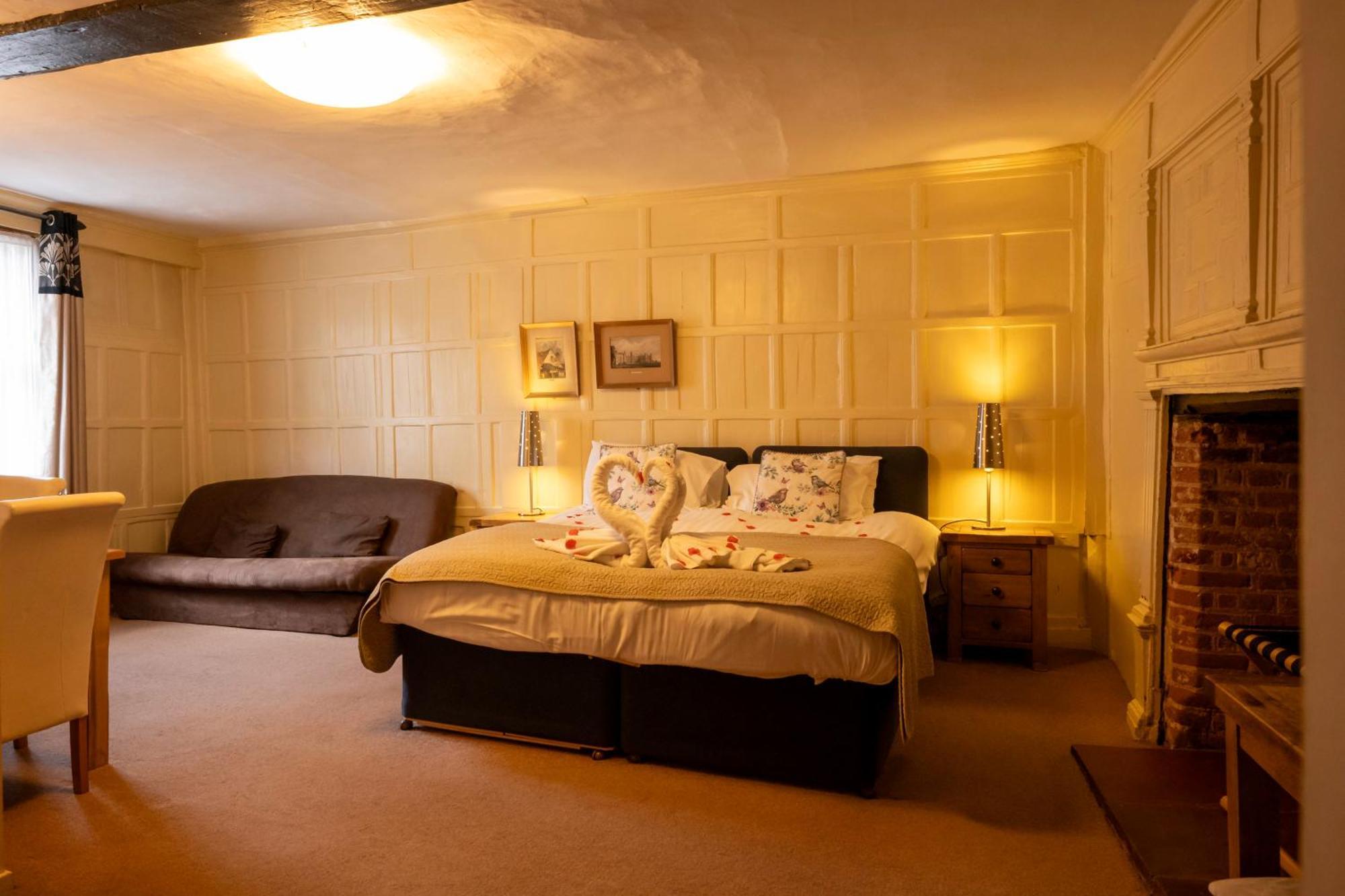 Deluxe King Room