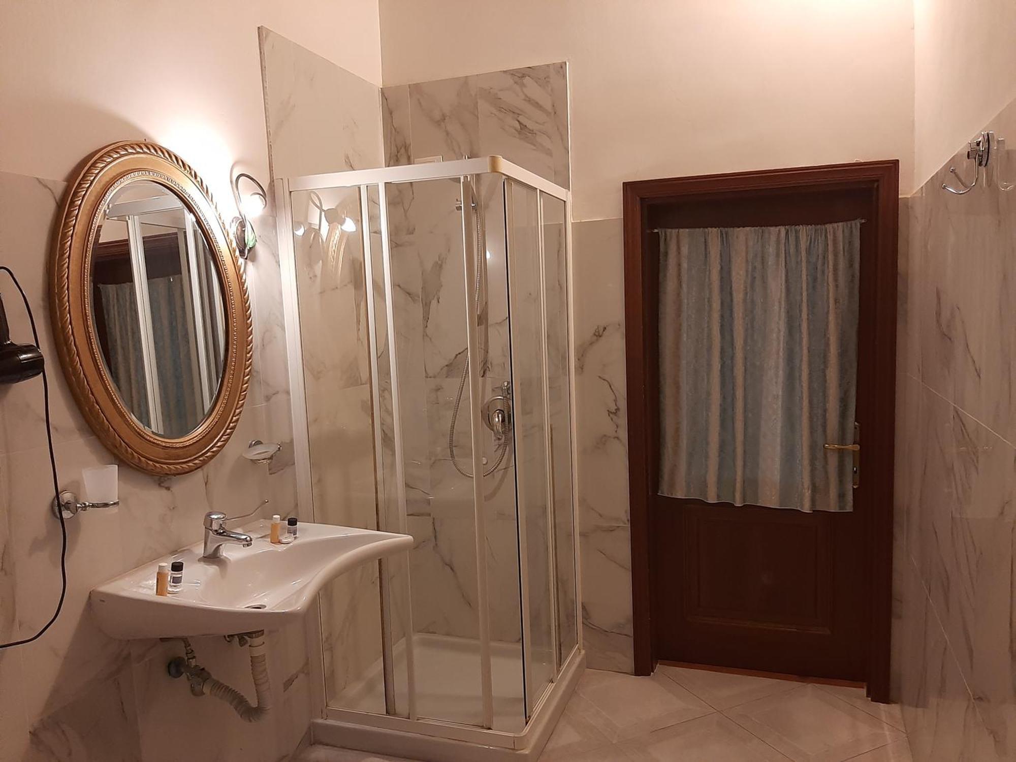 Double Room Private External Bathroom