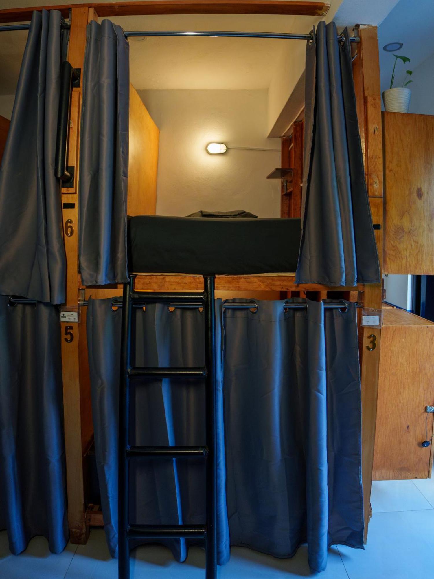 Bed 8-Bed Mixed Dormitory Room
