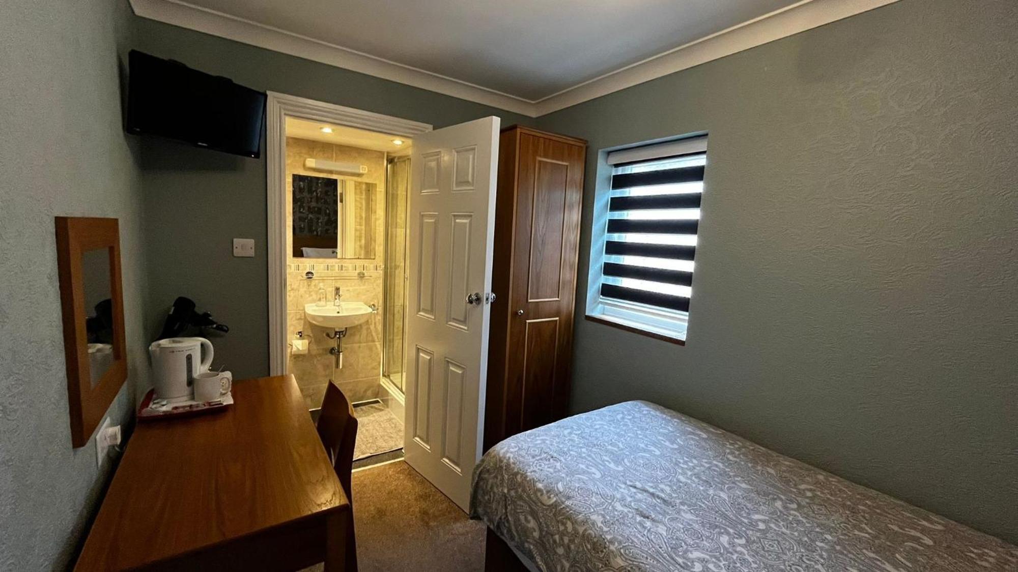 Single Ensuite Mini Room