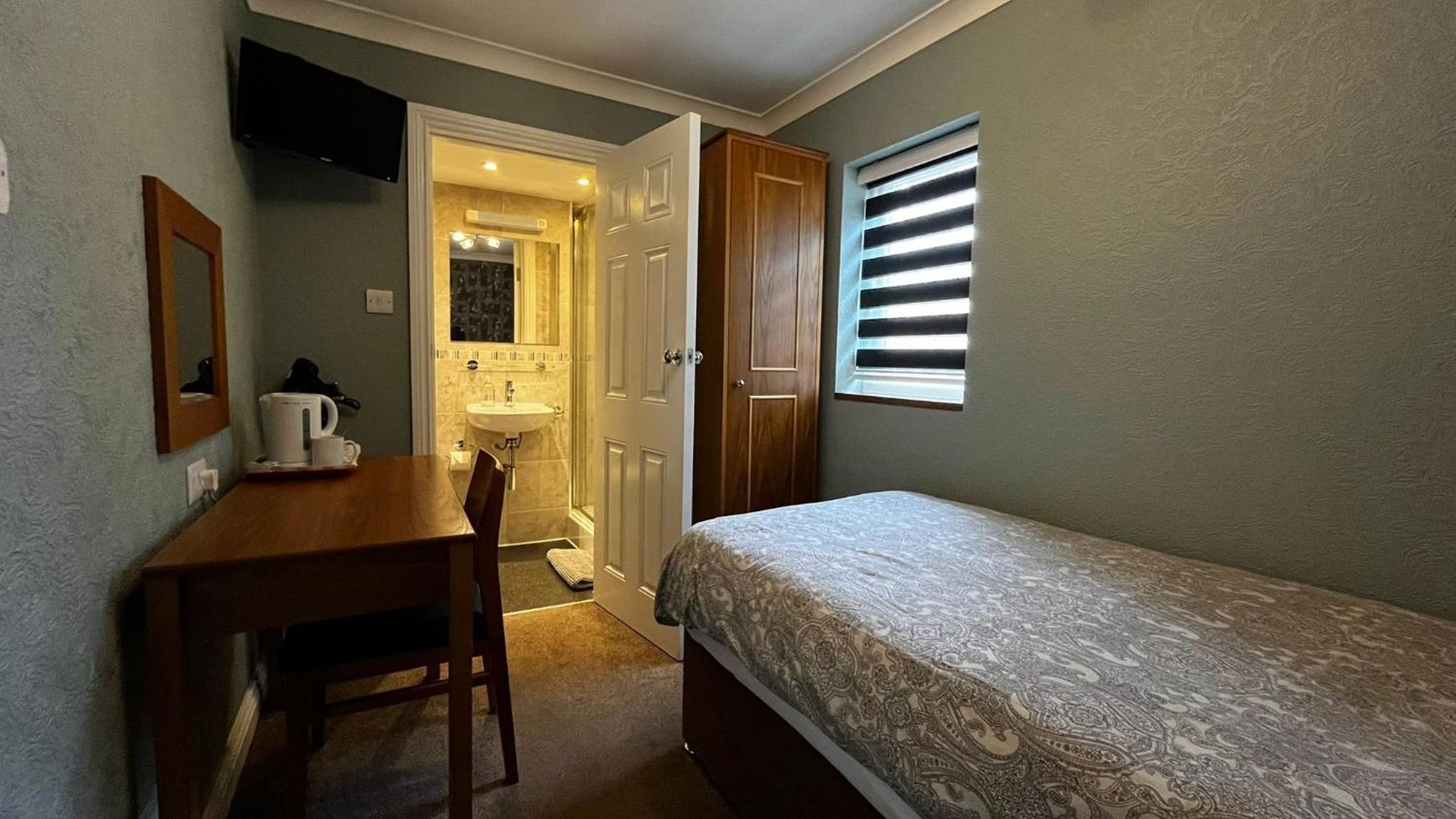 Single Ensuite Mini Room