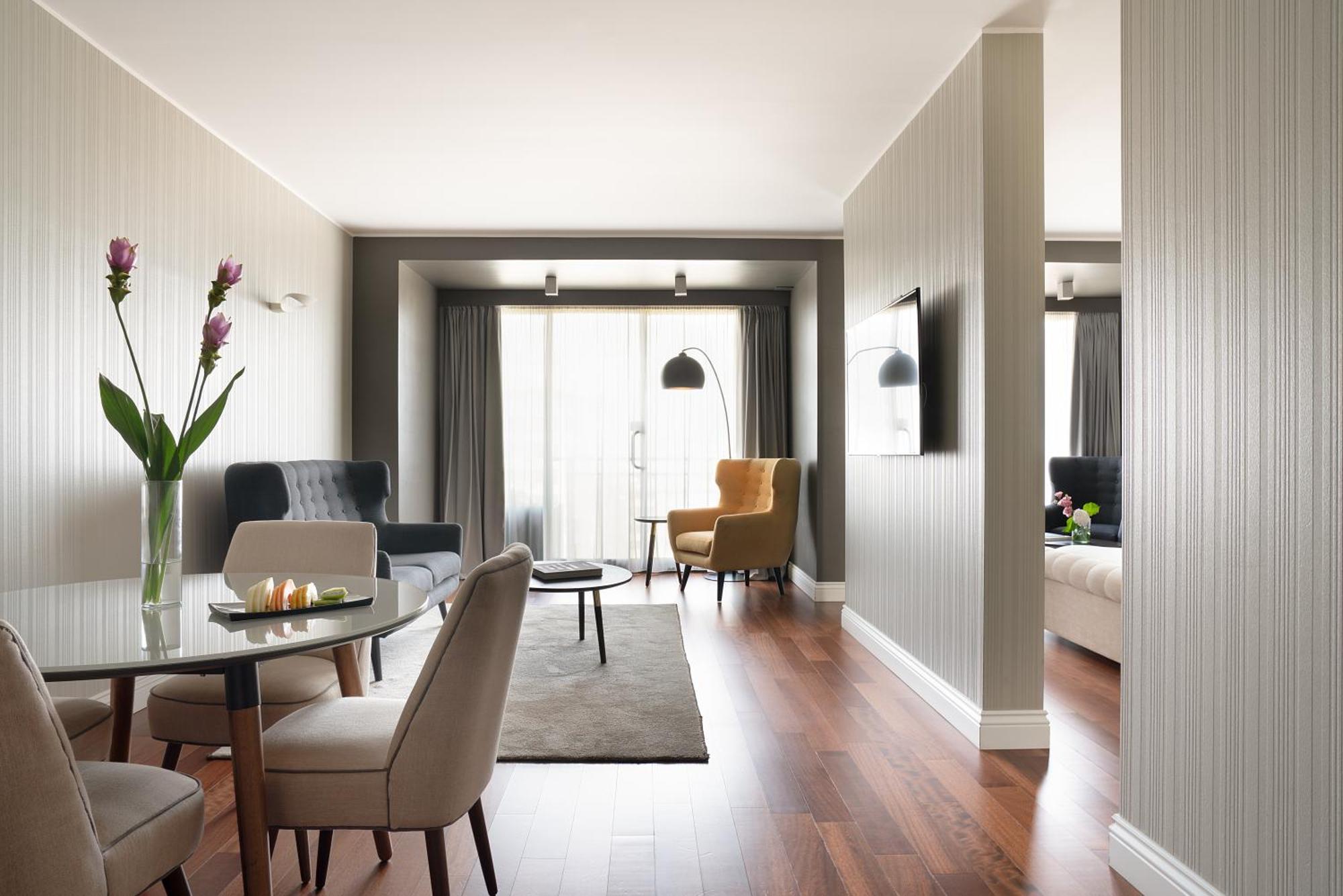 Deluxe Suite