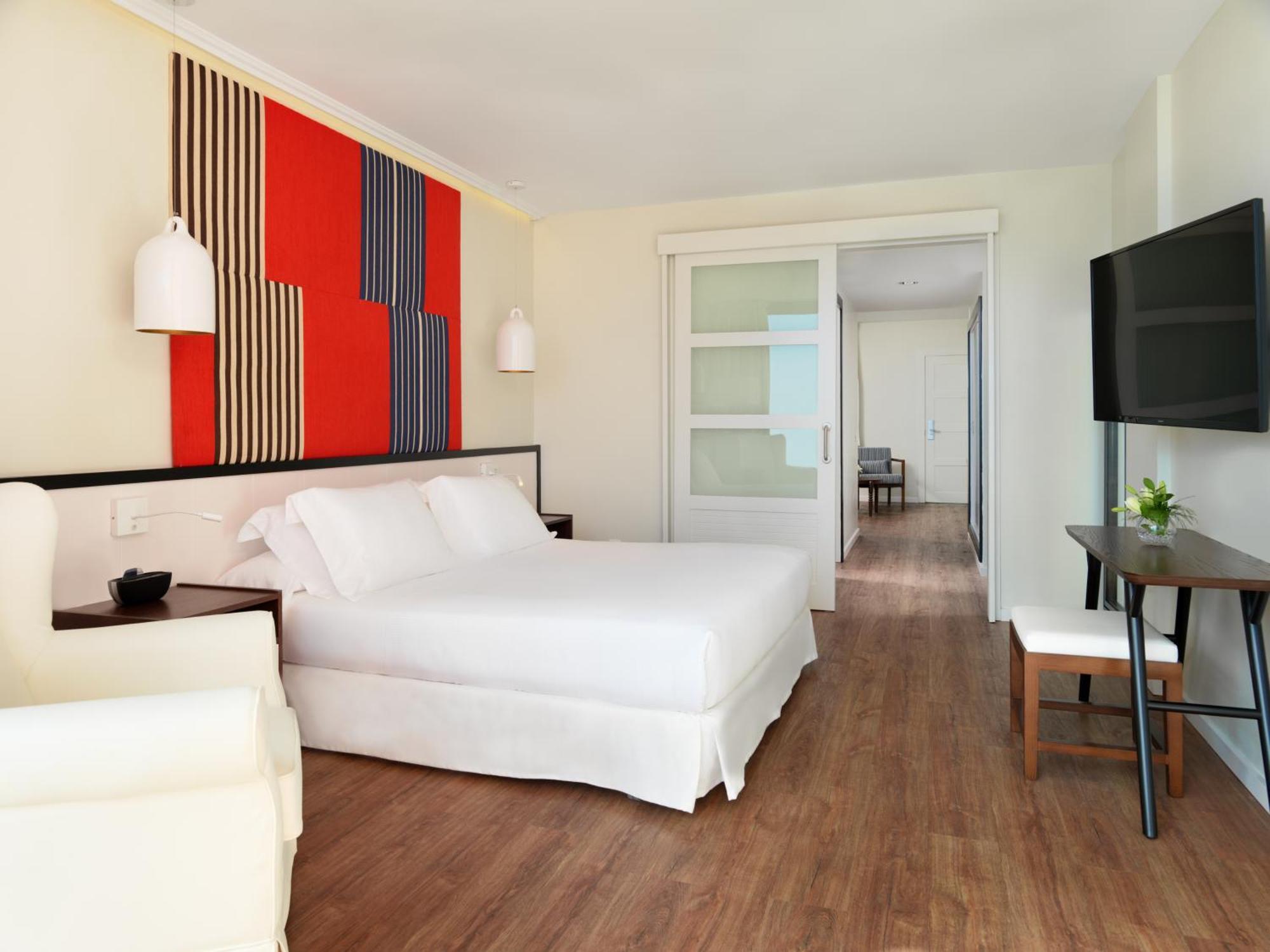 Suite Júnior com Vista Mar (3 Adultos + 1 Criança)