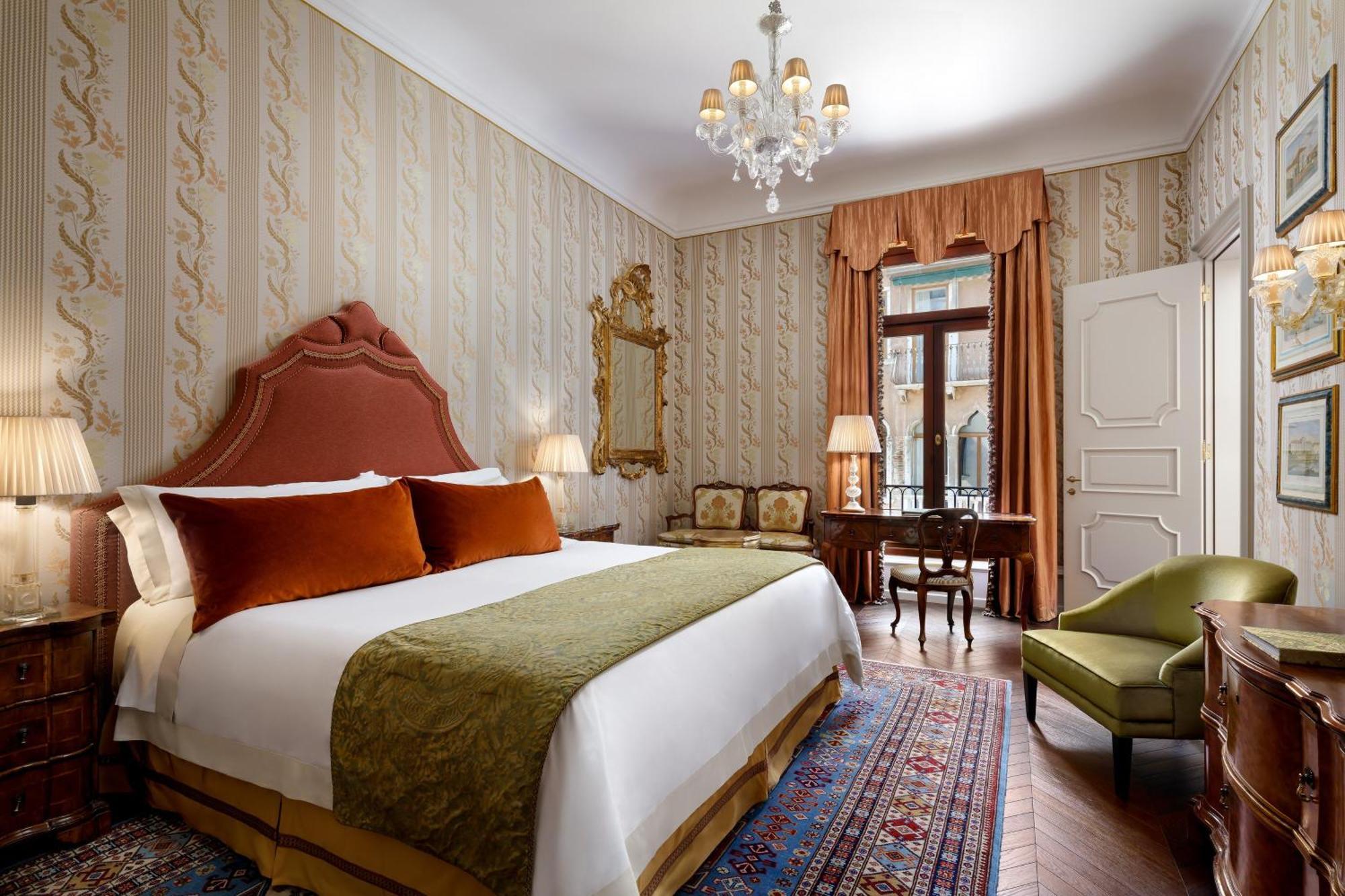 Serenissima Suite 1 Bedroom Suite SMaria DGiglio view 1 King