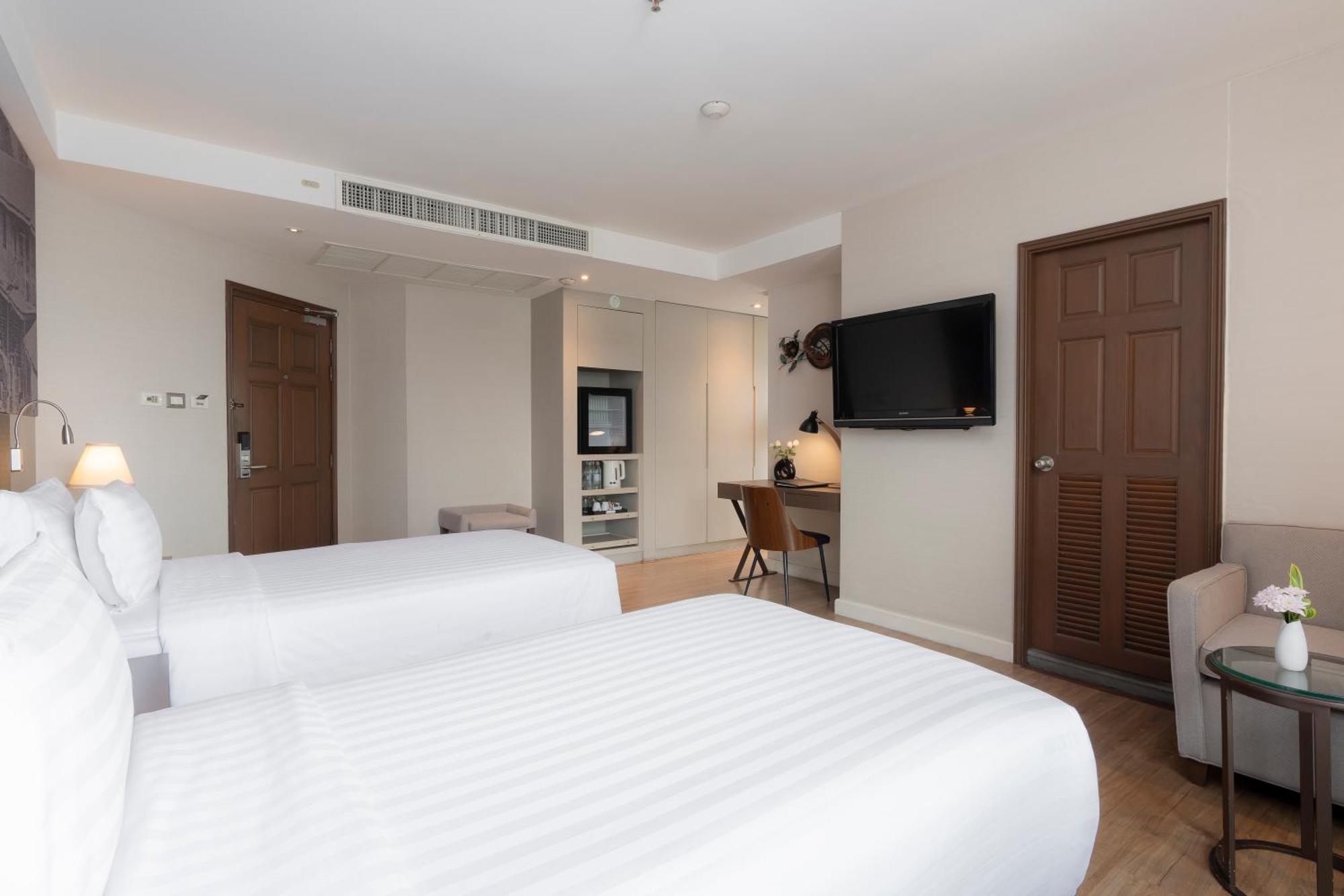 Luxury Suite,1695743689:JPEG