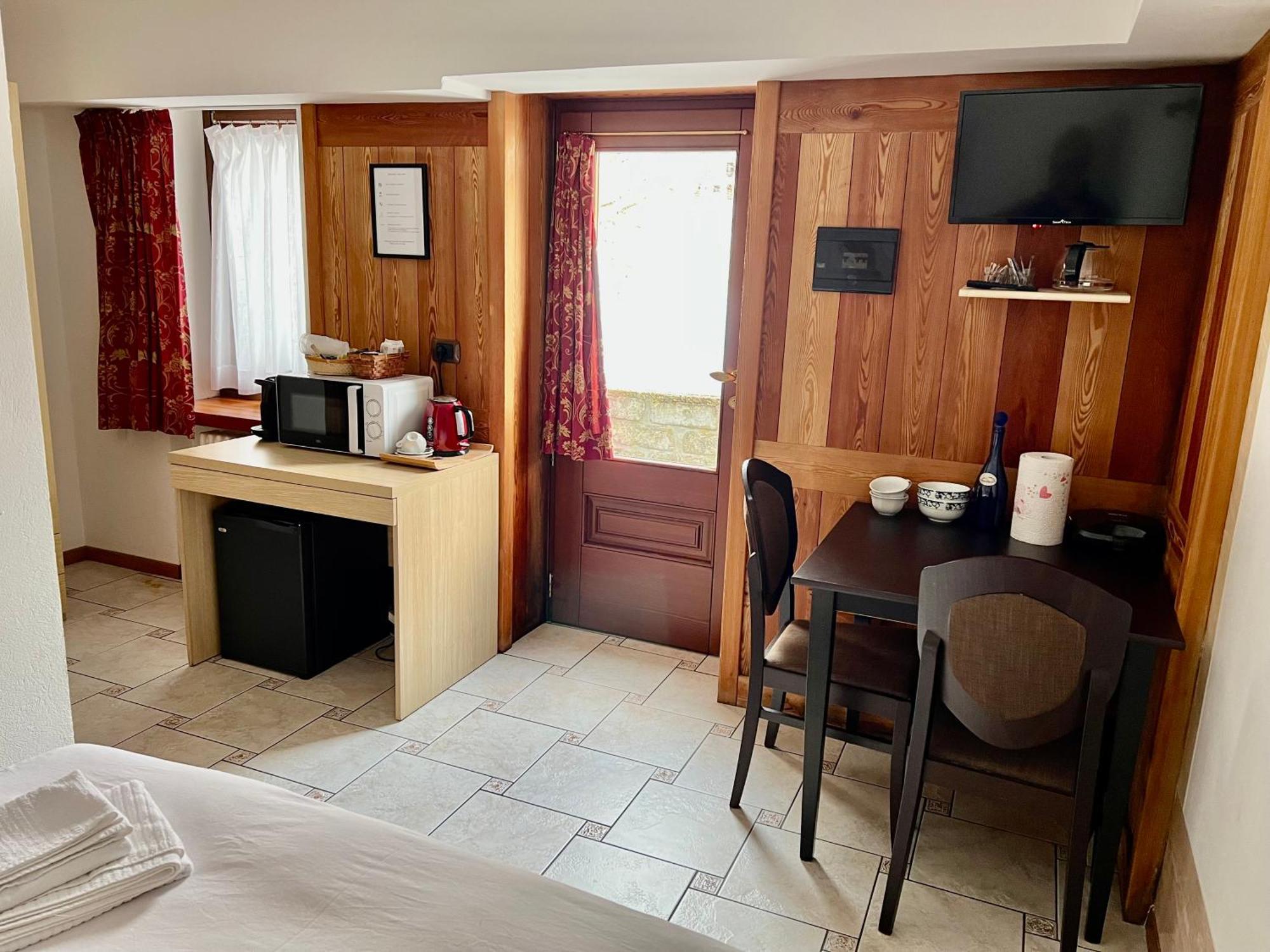 Double Room Mountain View