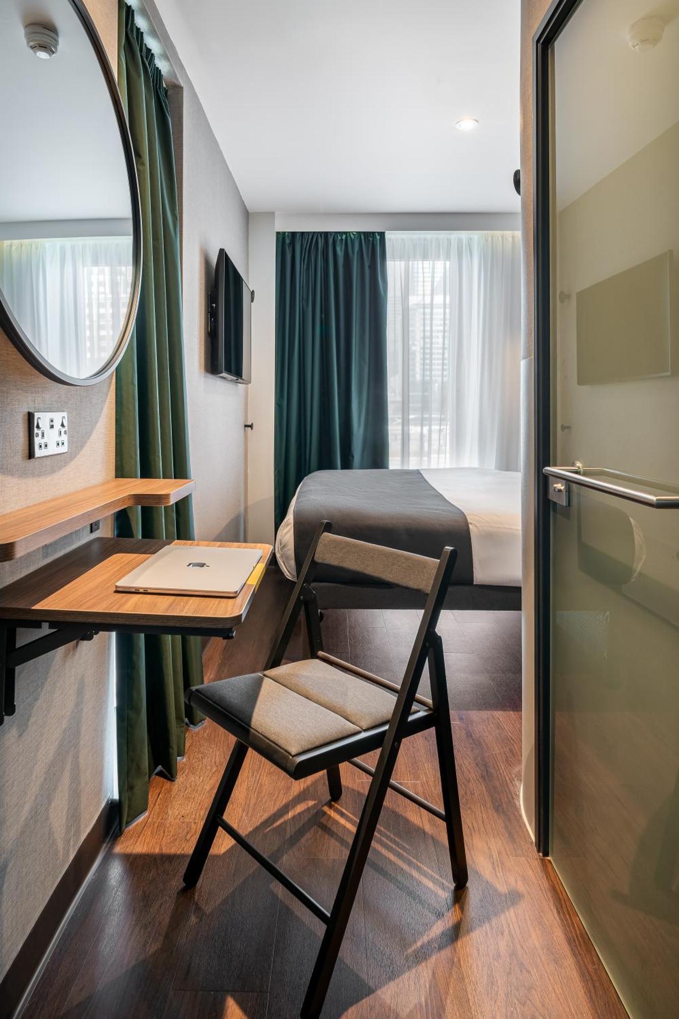 Cosy Double Window