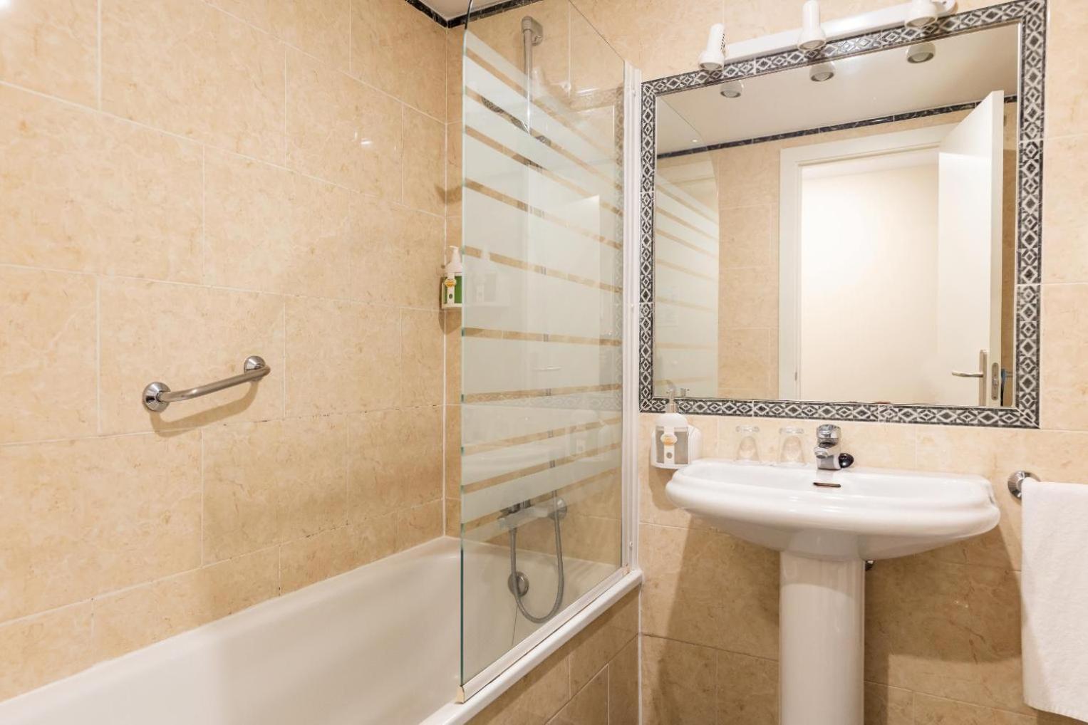 Double Room,1697787220:JPEG