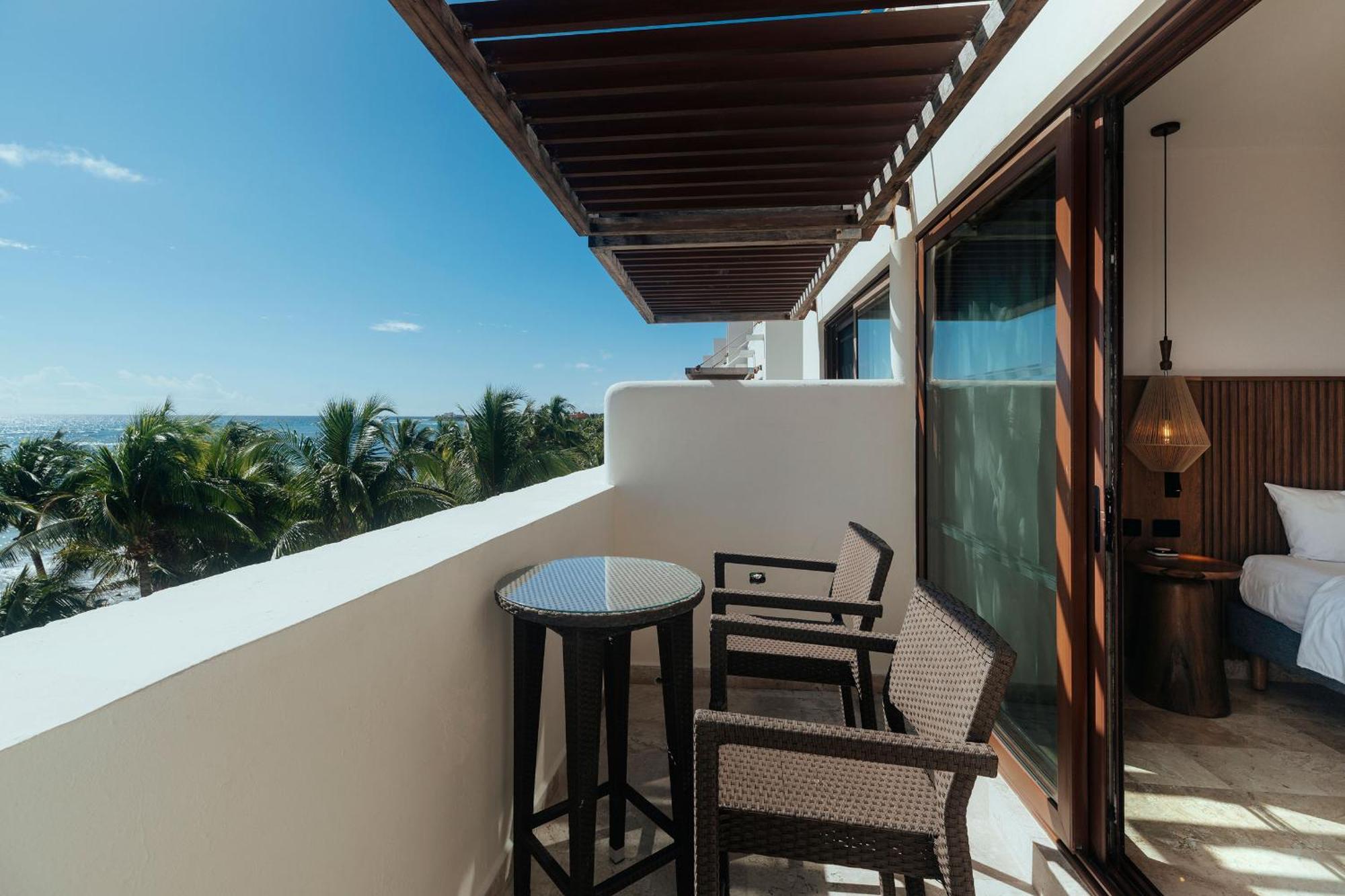 Junior Suite Ocean Front
