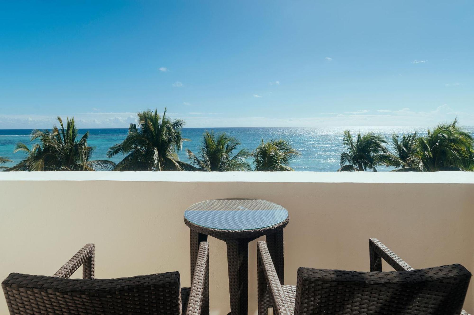 Junior Suite Ocean Front