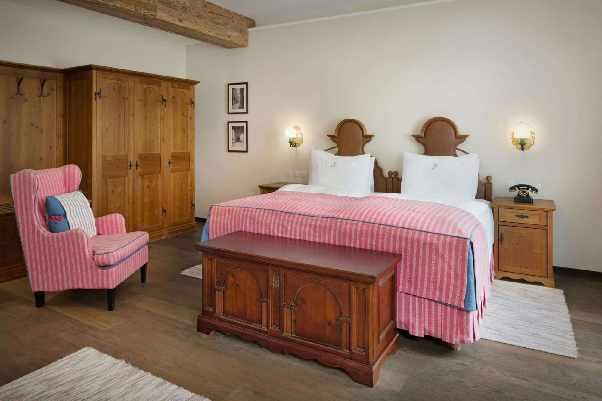 Junior Suite 2 Twin or Single Beds