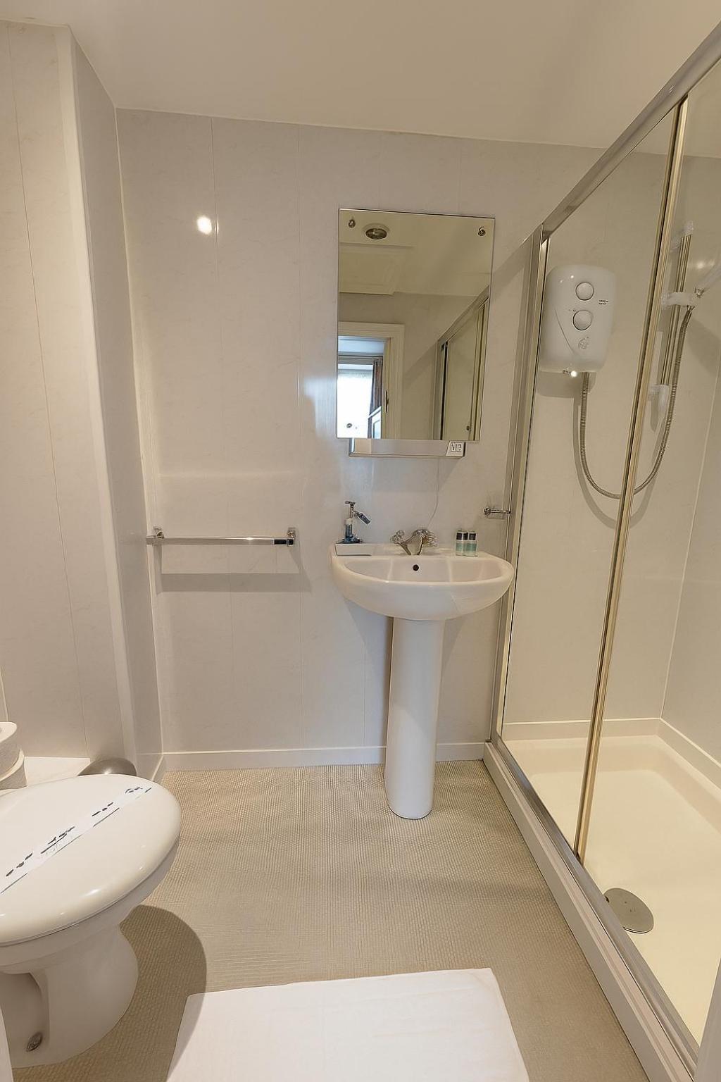 Double or Twin Room Private Bathroom,1697776323:JPEG