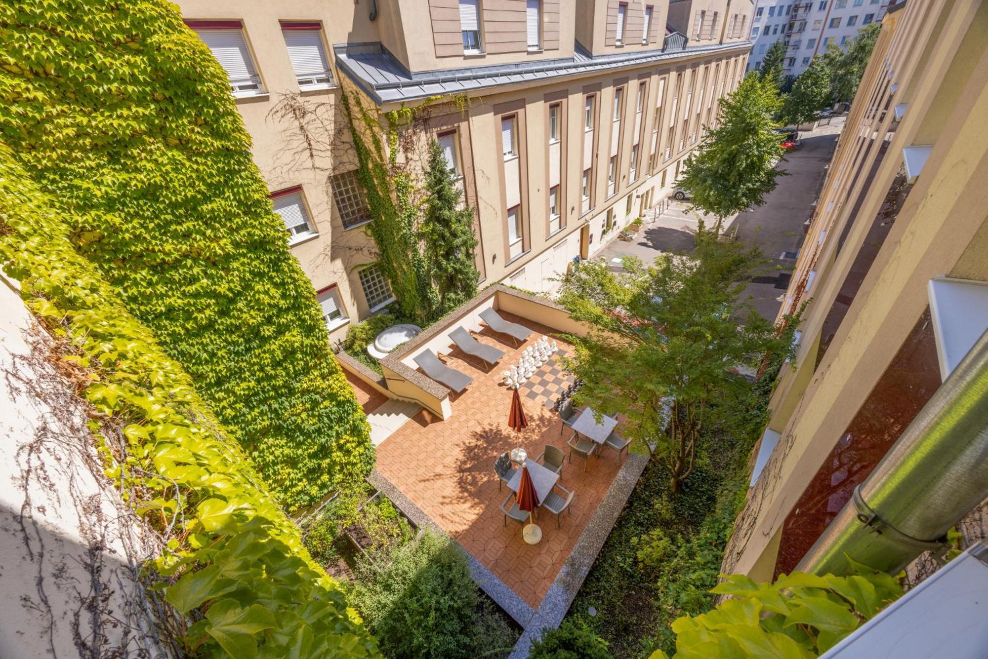 Double Room CLASSIC courtyard view