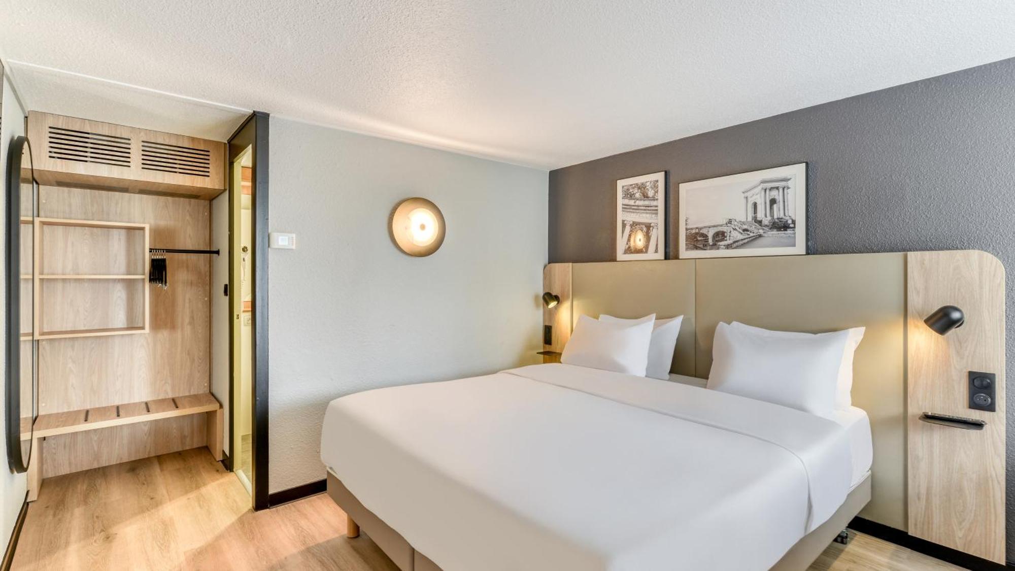 Superior Room 1 King Bed
